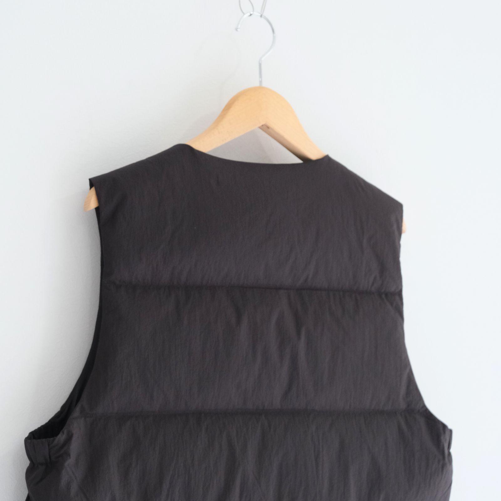 Layer Down Vest / ベスト / ダウンベスト / ダックダウン / Graphite