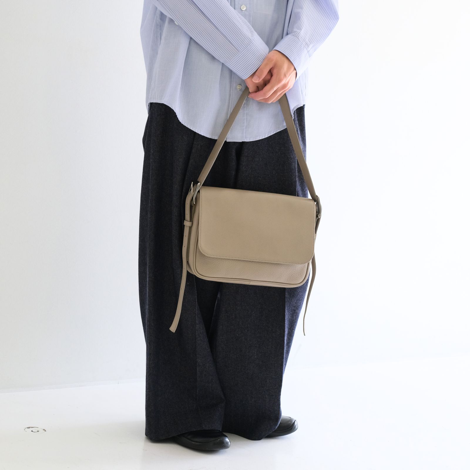 【残り1点】Leather Shoulder Bag [Dumbo] / レザー ショルダー バッグ [ダンボ]（Gray）
