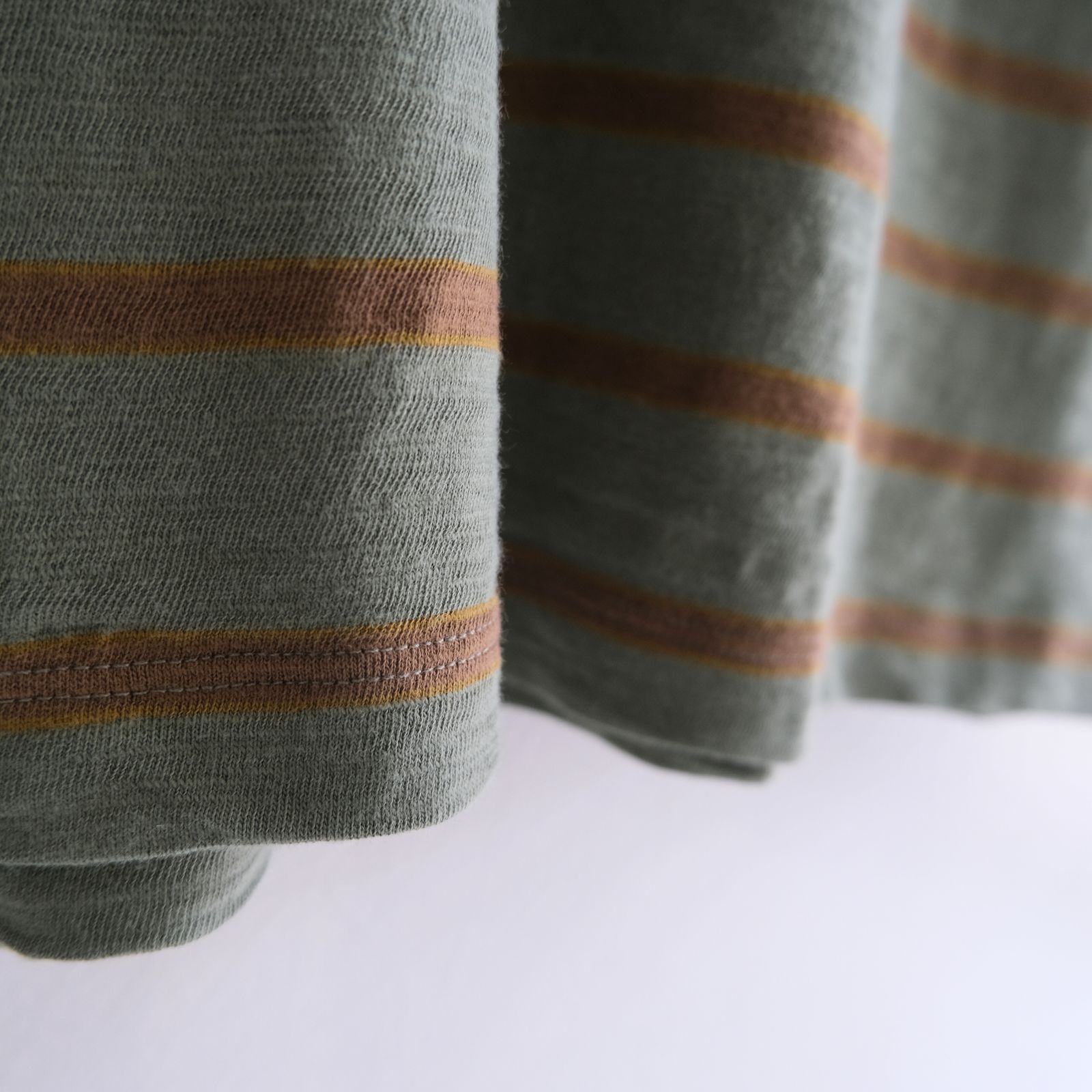 Vocation Tee / Tシャツ / Olive / Tan Stripe