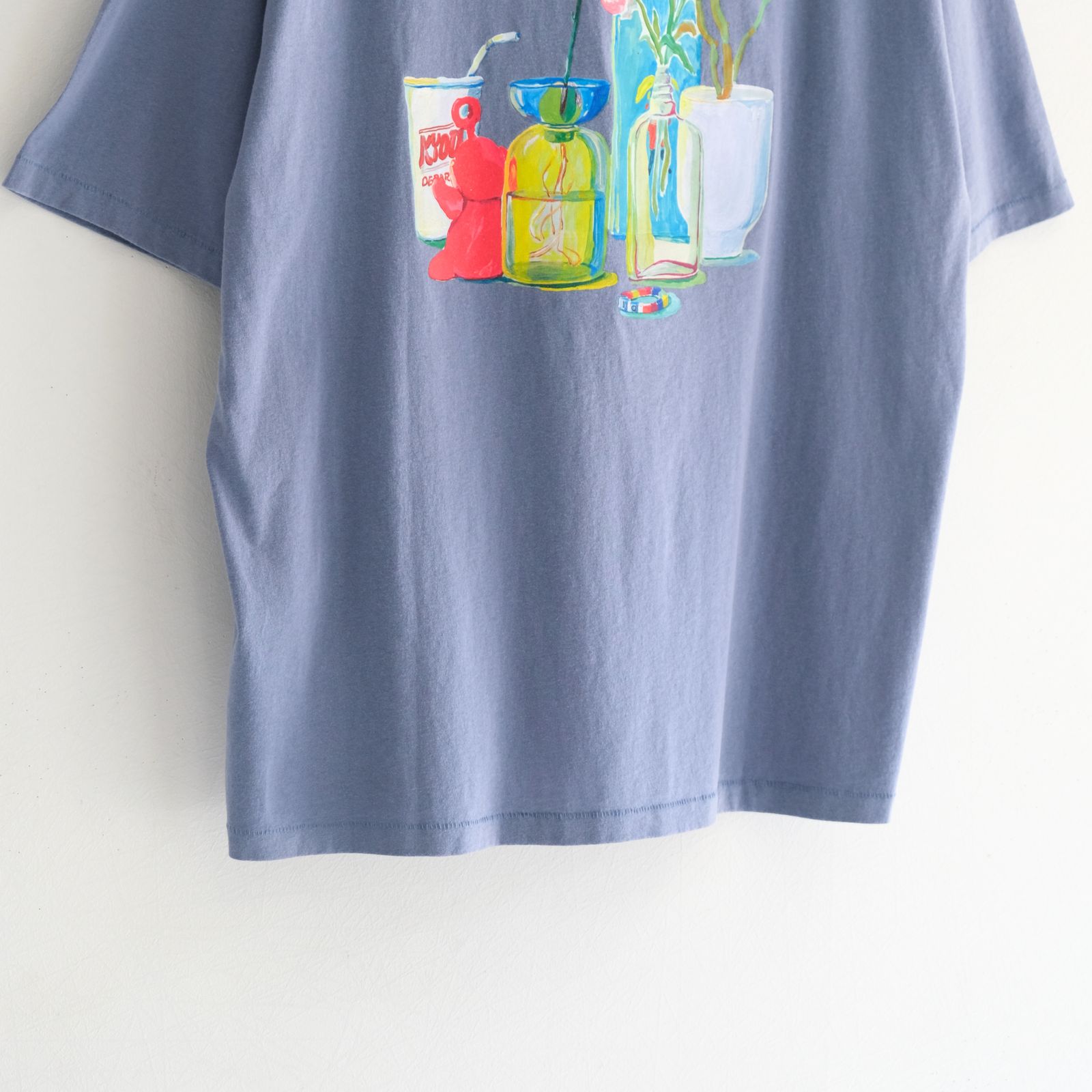 "TEE-NS".14 Imaginary FLOWER DEPaRTMENT Tee feat. MIO YAMAMOTO / 「TEE-NS」14 イマジナリーフラワーデパートメントTシャツ feat. ミオ ヤマモト（NAVY）