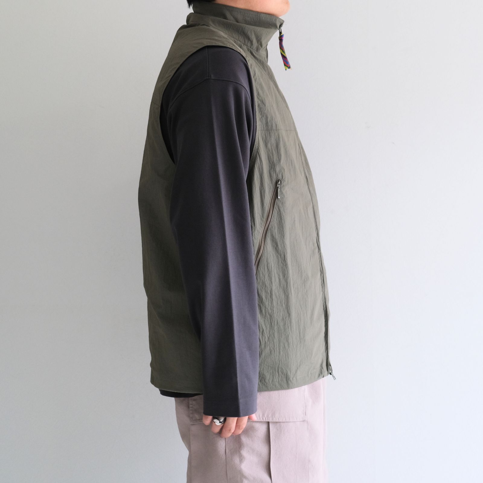 LIGHT SHELL VEST / ライトシェルベスト（KHAKI）