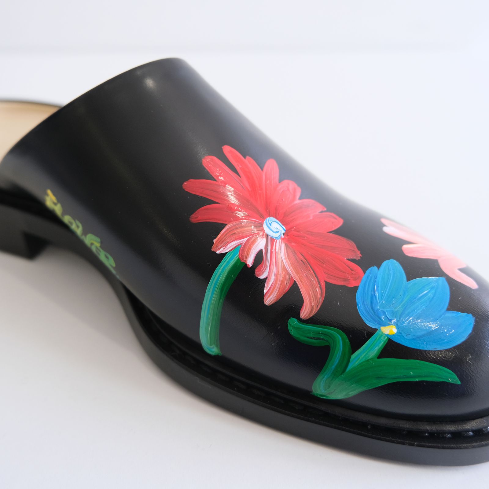 "BLOSSOM" Hand Painted Sandals by HARUTA feat. MIO YAMAMOTO / 「BLOSSOM」ハンド ペイント サンダル バイ ハルタ feat. ミオ ヤマモト（BLACK）