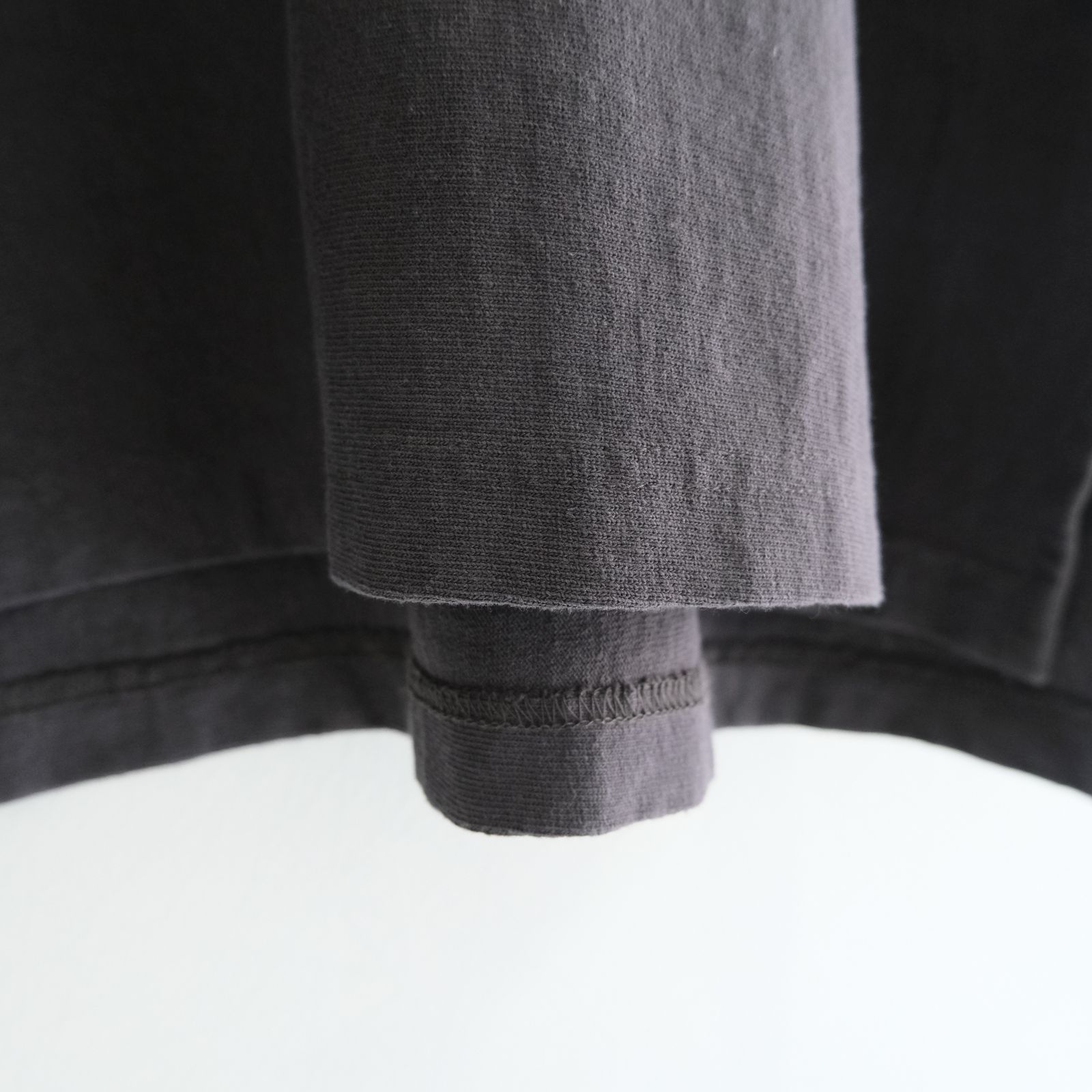 DETROIT LOGO CUTOFF LS TEE（FADE BLACK）