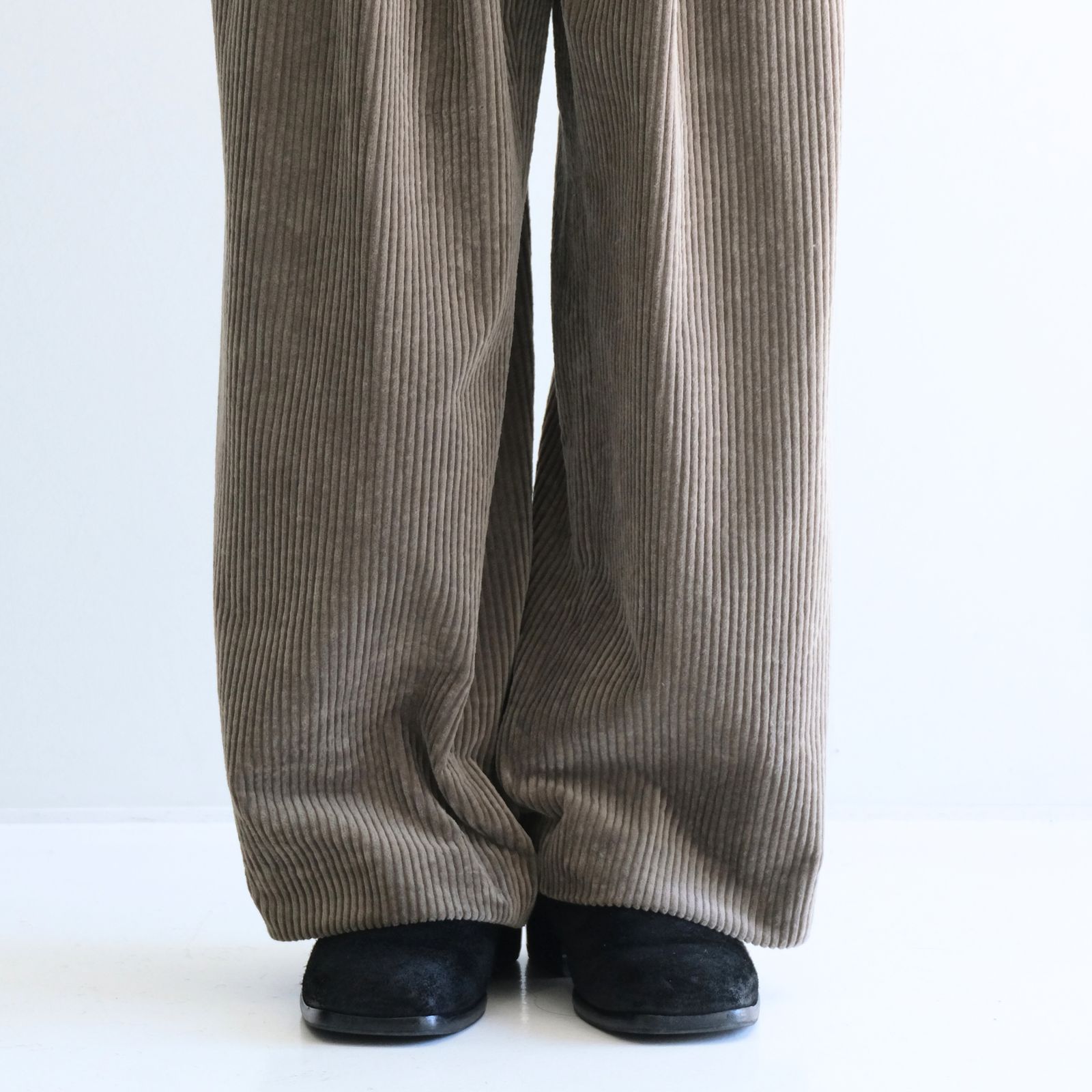 【残り1点】Corduroy Relax Trousers（Beige）