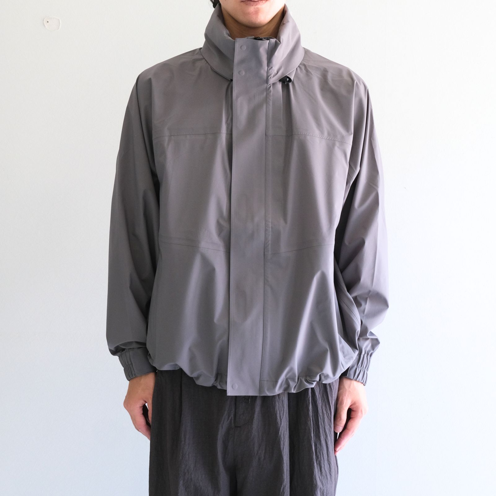 Temporal Fold Shell JKT / テンポラル フォールド シェル ジャケット（GREY）