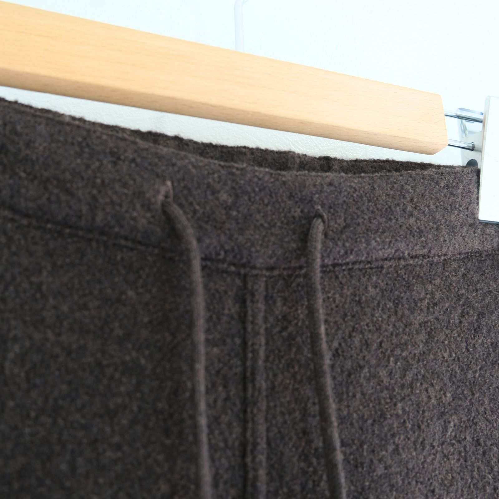 【残り1点】KNIT PANTS ‐Hard Twist Crepe‐（Brown）