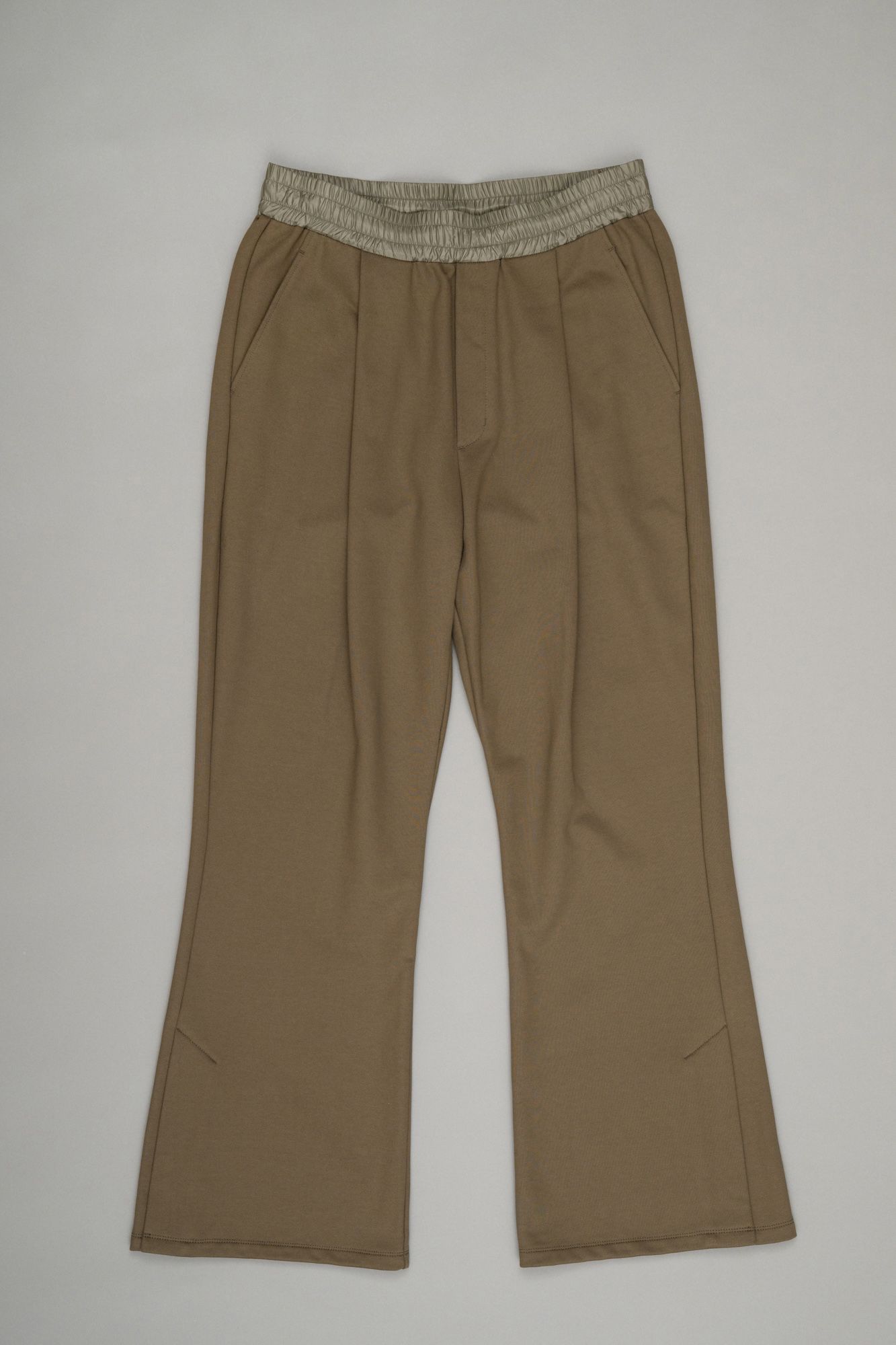 Slit Flare Sweatpants（Khaki）