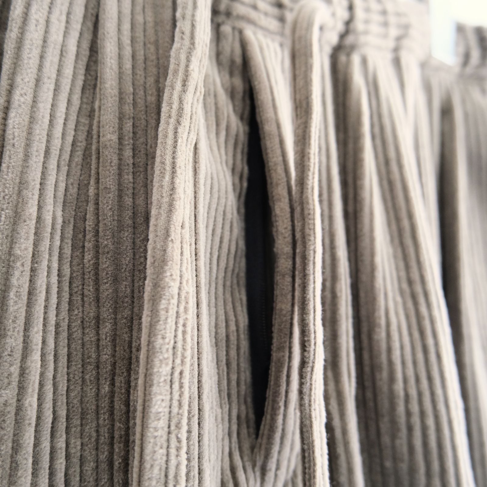 【残り1点】Corduroy Relax Trousers（Beige）