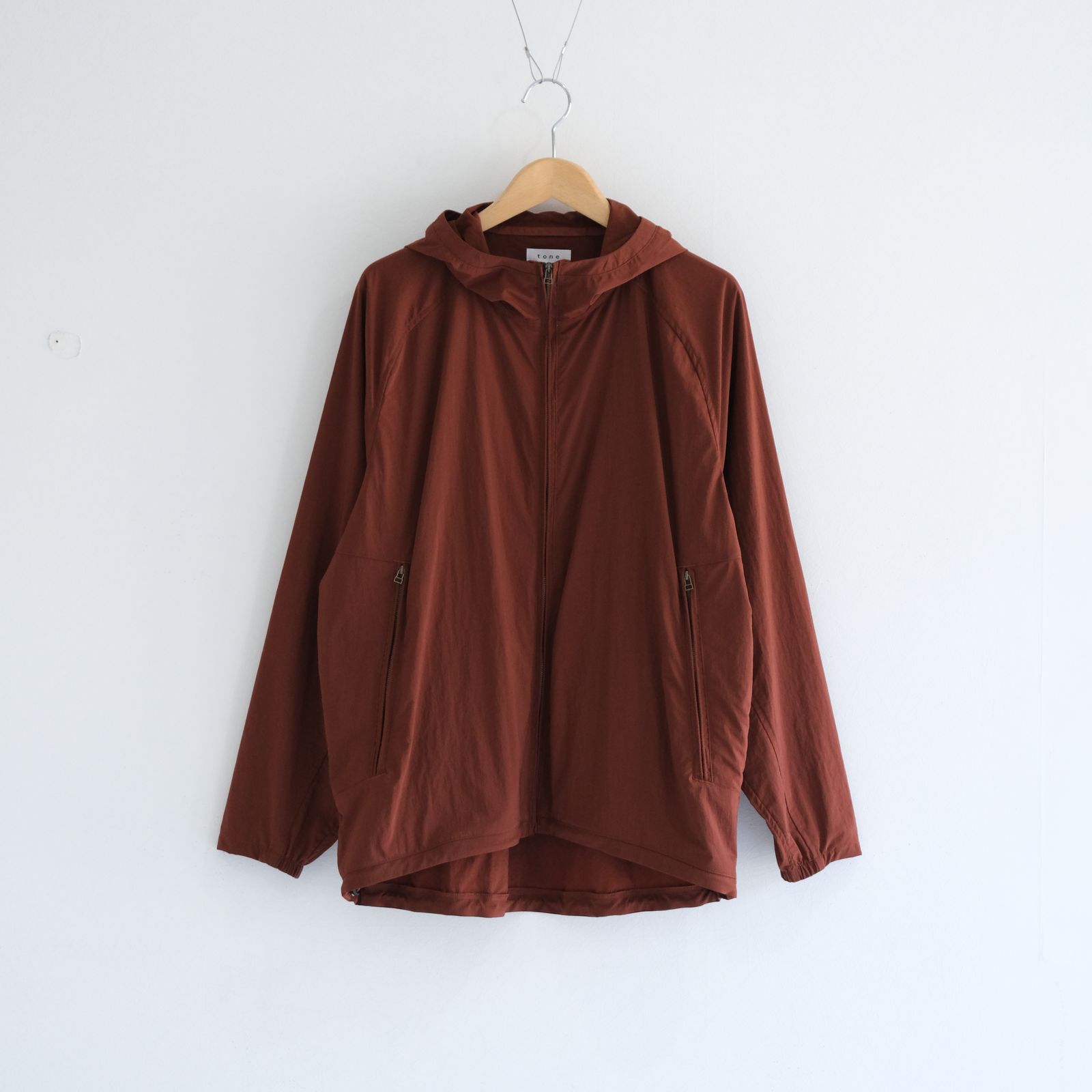 SHIBO NYLON SEASIDE PARKA / ナイロン / パーカー / BROWN