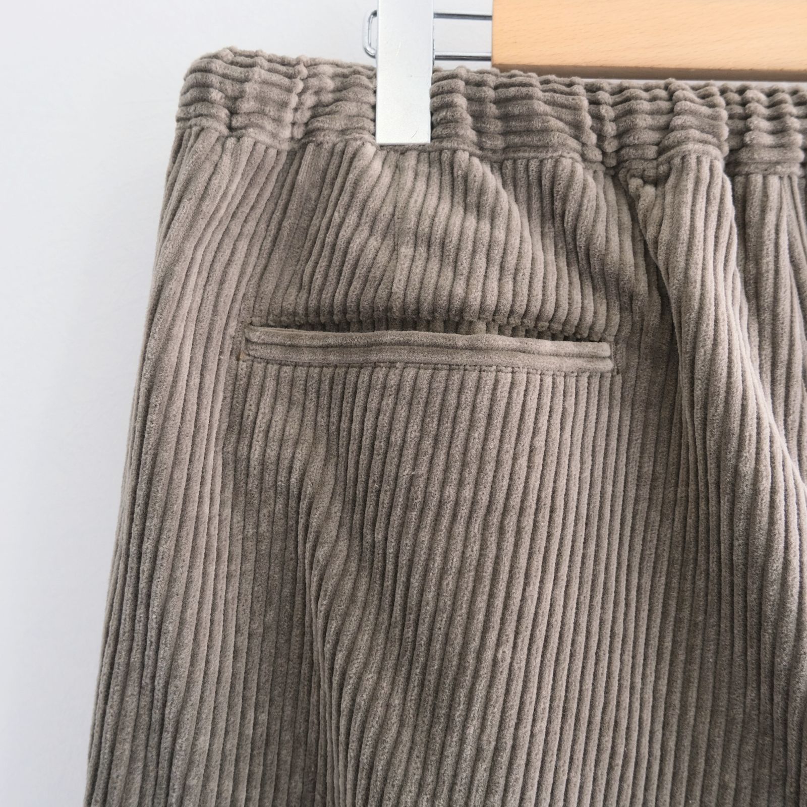 【残り1点】Corduroy Relax Trousers（Beige）