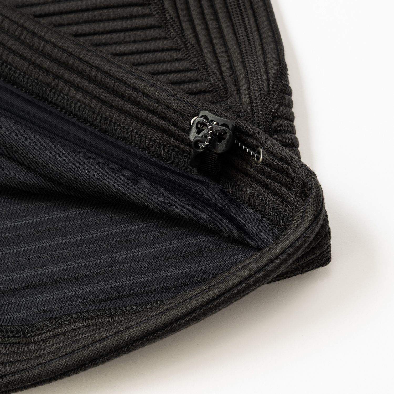 【入荷時期：2026年7月頃】Uneven Anonymous Balaclava Hoodie / アンイーヴン アノニマス バラクラバ フーディー（OFF BLACK）