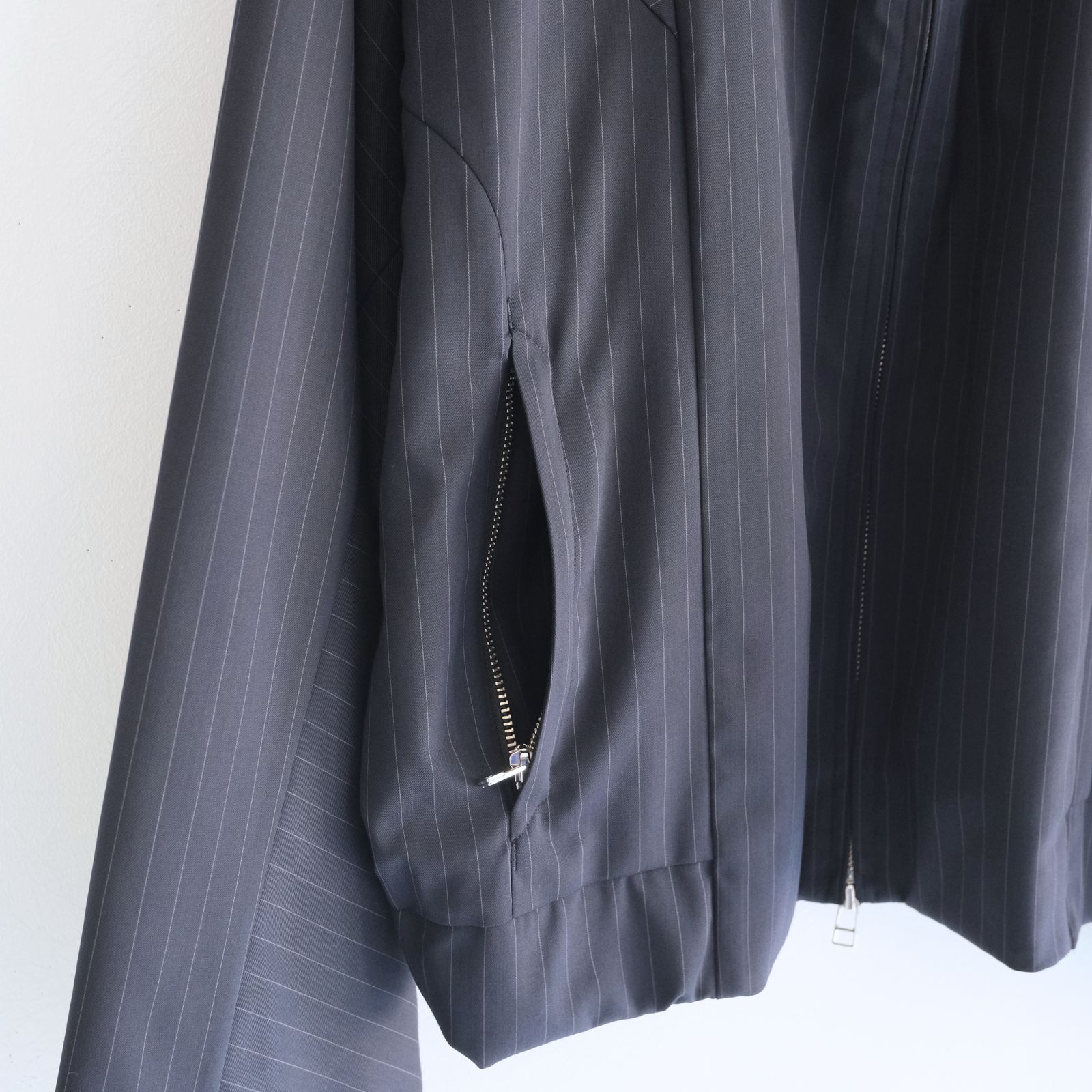 Merino Wool Stand Collar Blouson / メリノウール スタンドカラー ブルゾン（NAVY STRIPE）