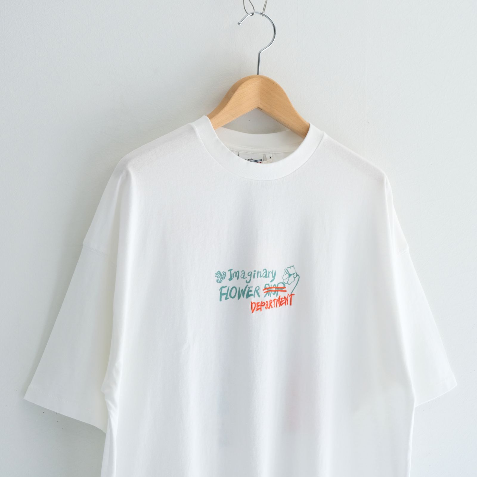 "TEE-NS".14 Imaginary FLOWER DEPaRTMENT Tee feat. MIO YAMAMOTO / 「TEE-NS」14 イマジナリーフラワーデパートメントTシャツ feat. ミオ ヤマモト（WHITE）