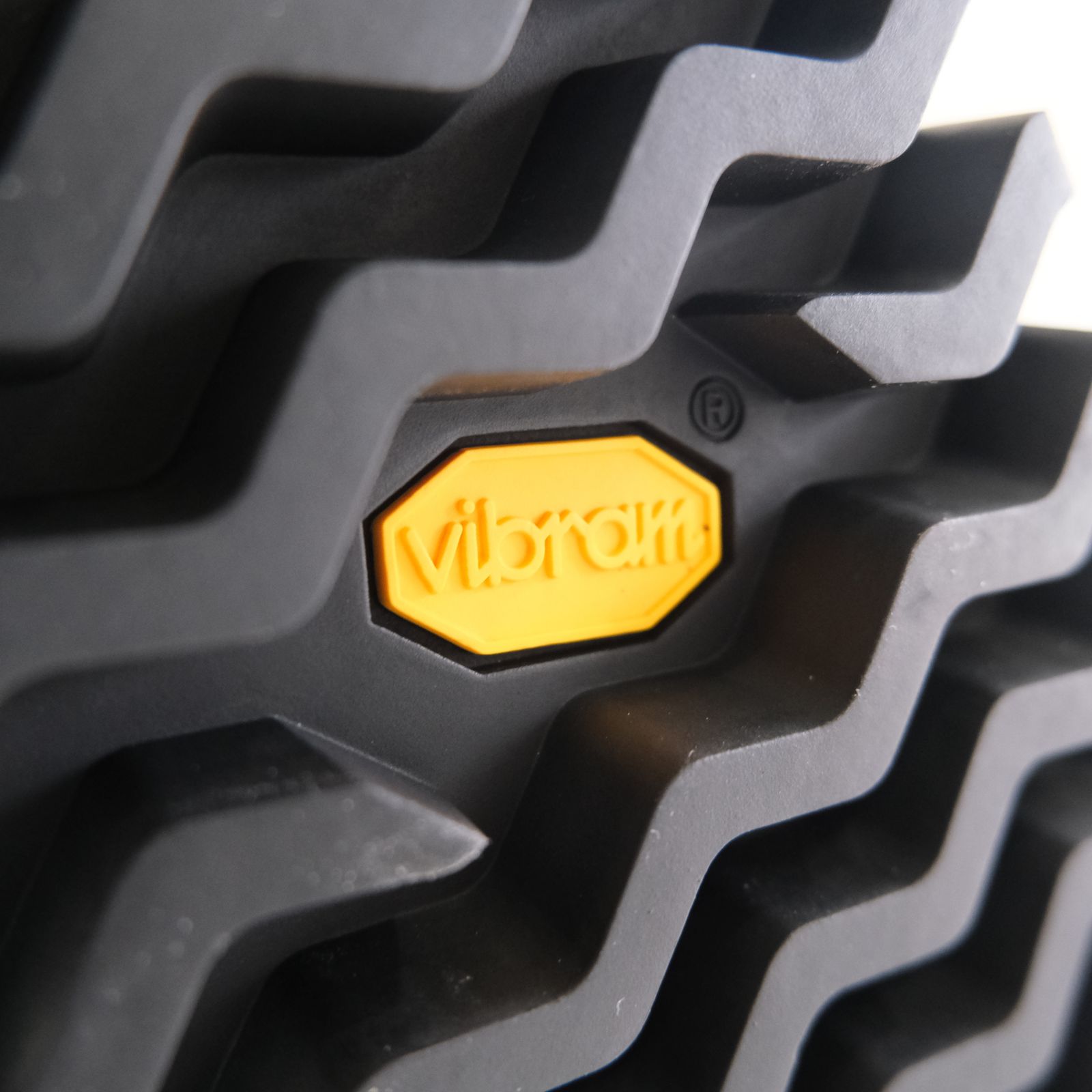 Suicoke x is-ness GUT KAT-2-ISN（BEIGE x GRAY）