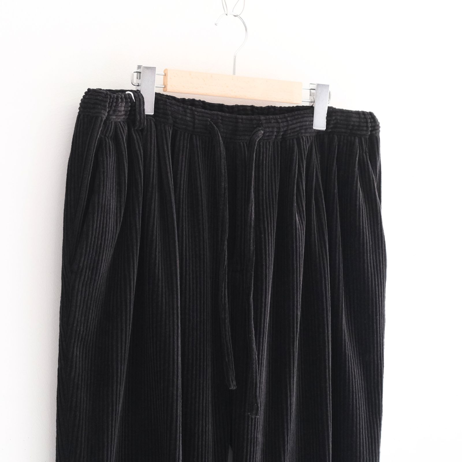 【残り1点】Corduroy Relax Trousers（Black）