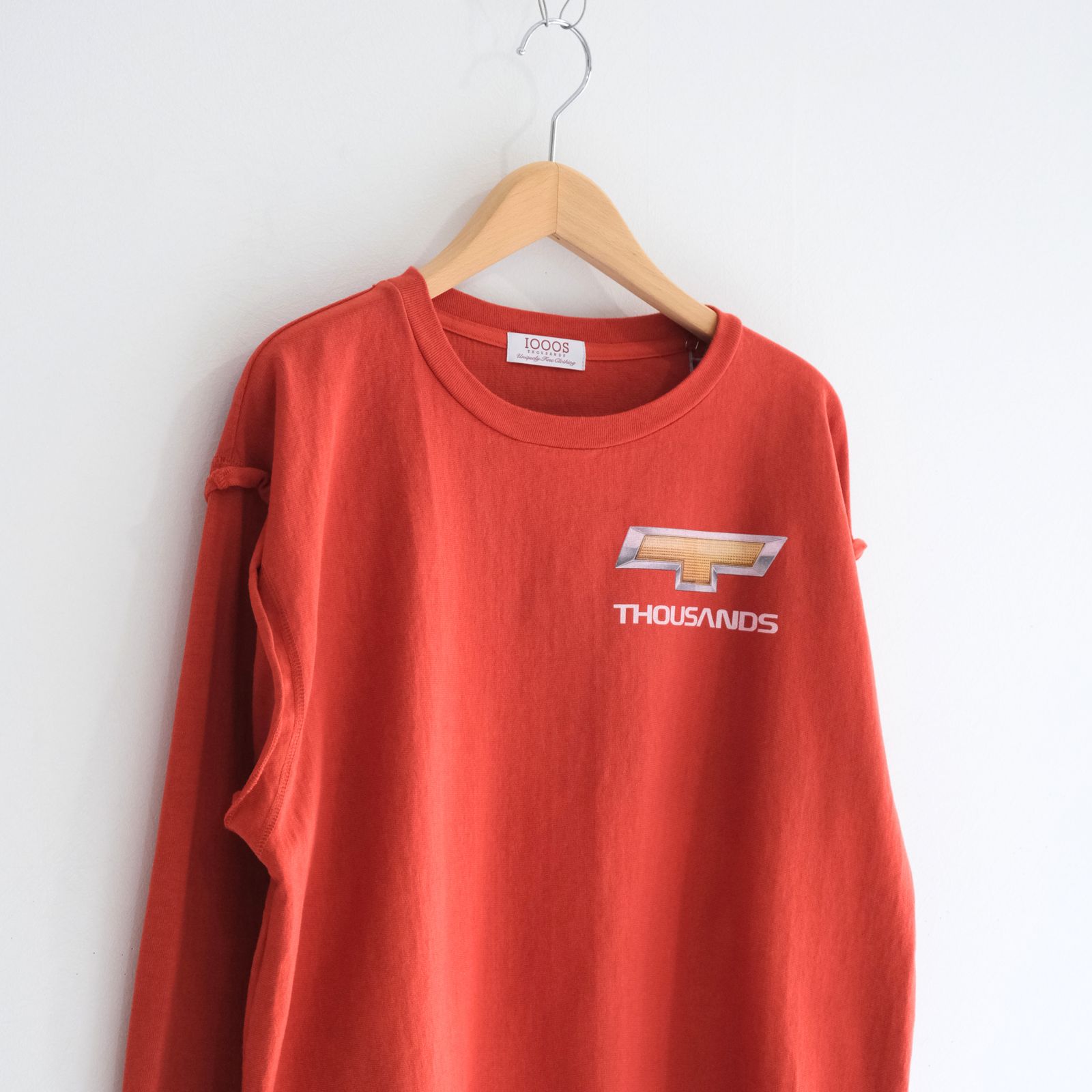 DETROIT LOGO CUTOFF LS TEE（VERMILION）