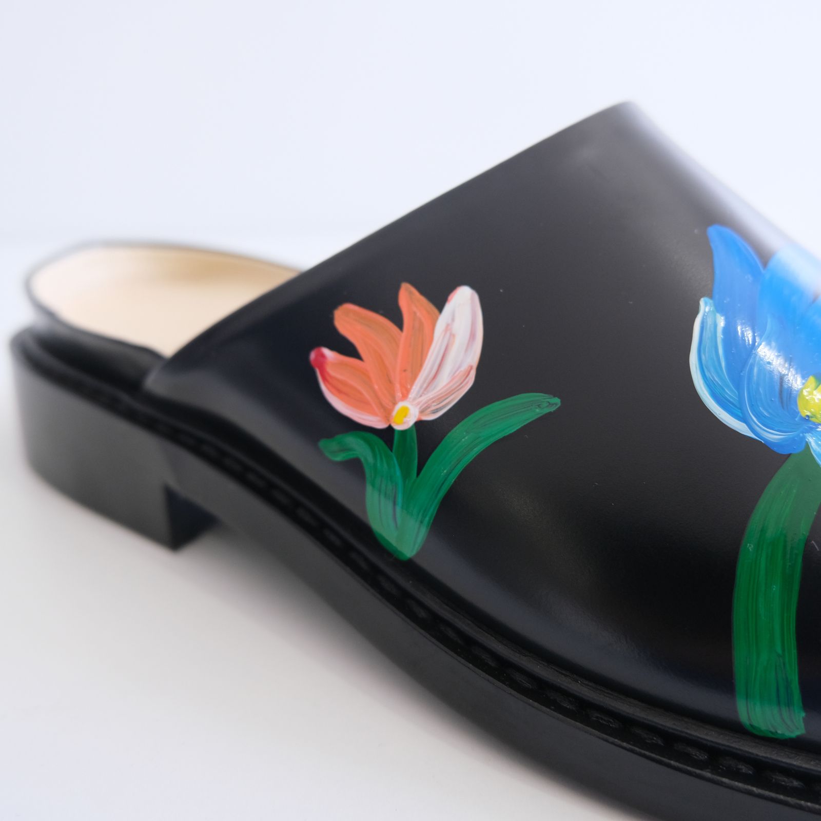 "BLOSSOM" Hand Painted Sandals by HARUTA feat. MIO YAMAMOTO / 「BLOSSOM」ハンド ペイント サンダル バイ ハルタ feat. ミオ ヤマモト（BLACK）