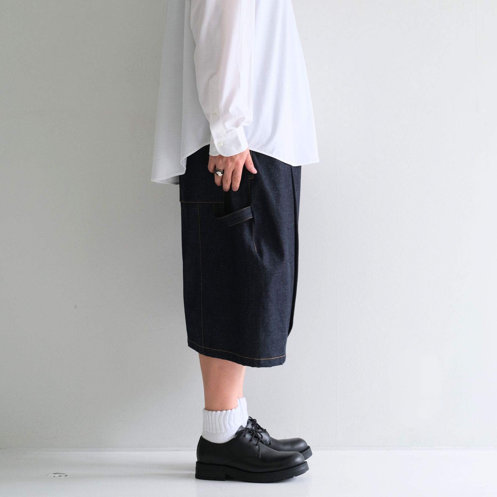 BOX PLEAT SHORT RAW / ボックスプリーツショートパンツ RAW（RAW INDIGO）