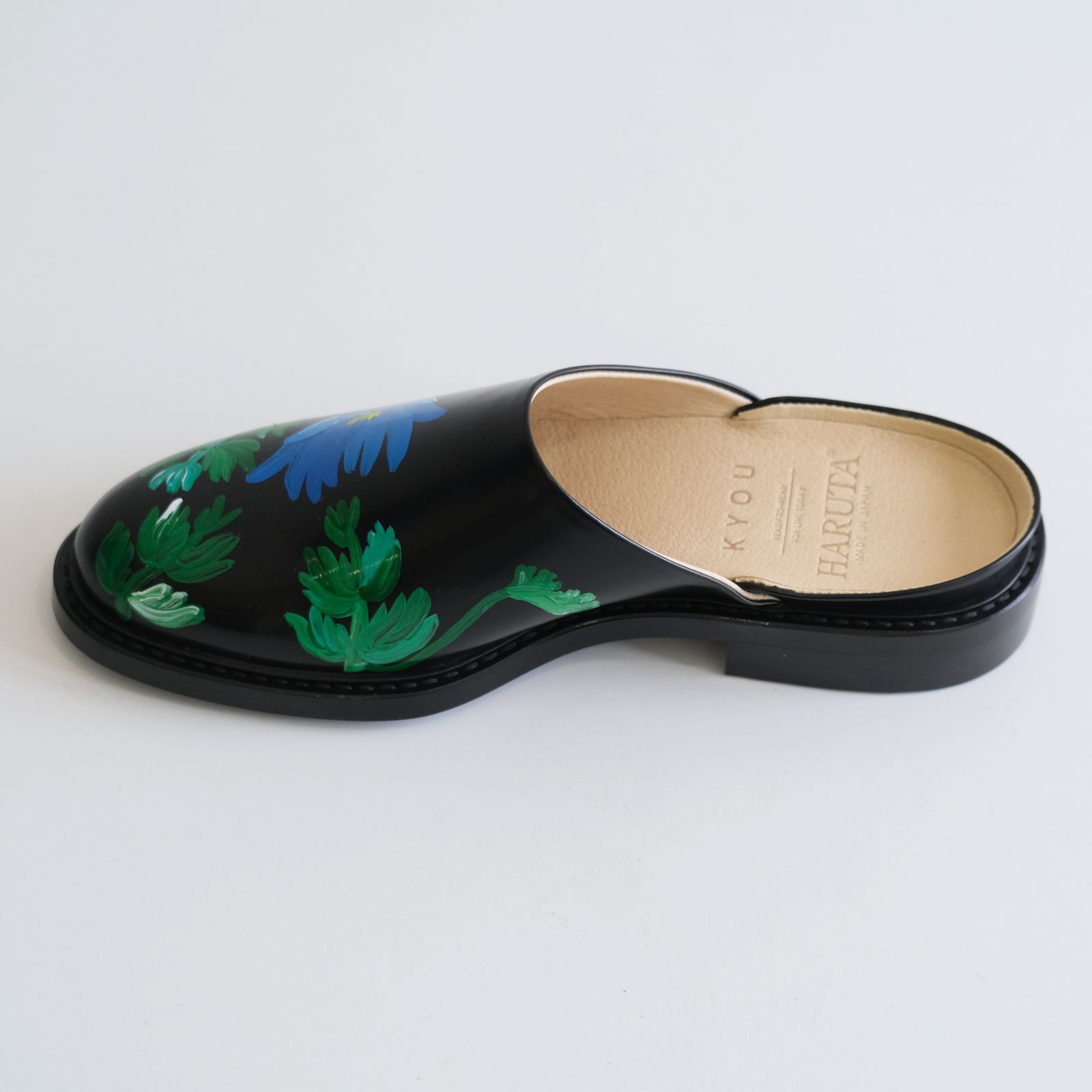 "BLOSSOM" Hand Painted Sandals by HARUTA feat. MIO YAMAMOTO / 「BLOSSOM」ハンド ペイント サンダル バイ ハルタ feat. ミオ ヤマモト（BLACK）