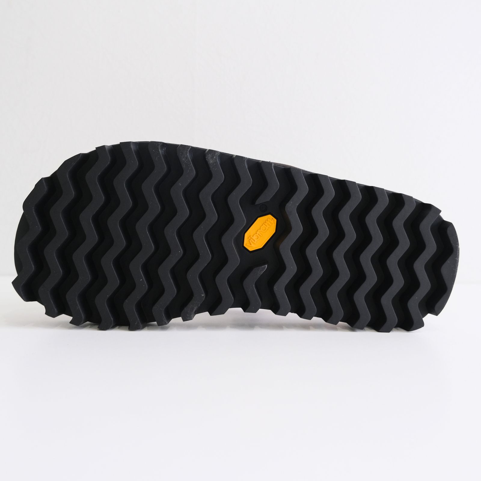 Suicoke x is-ness GUT KAT-2-ISN（BEIGE x GRAY）