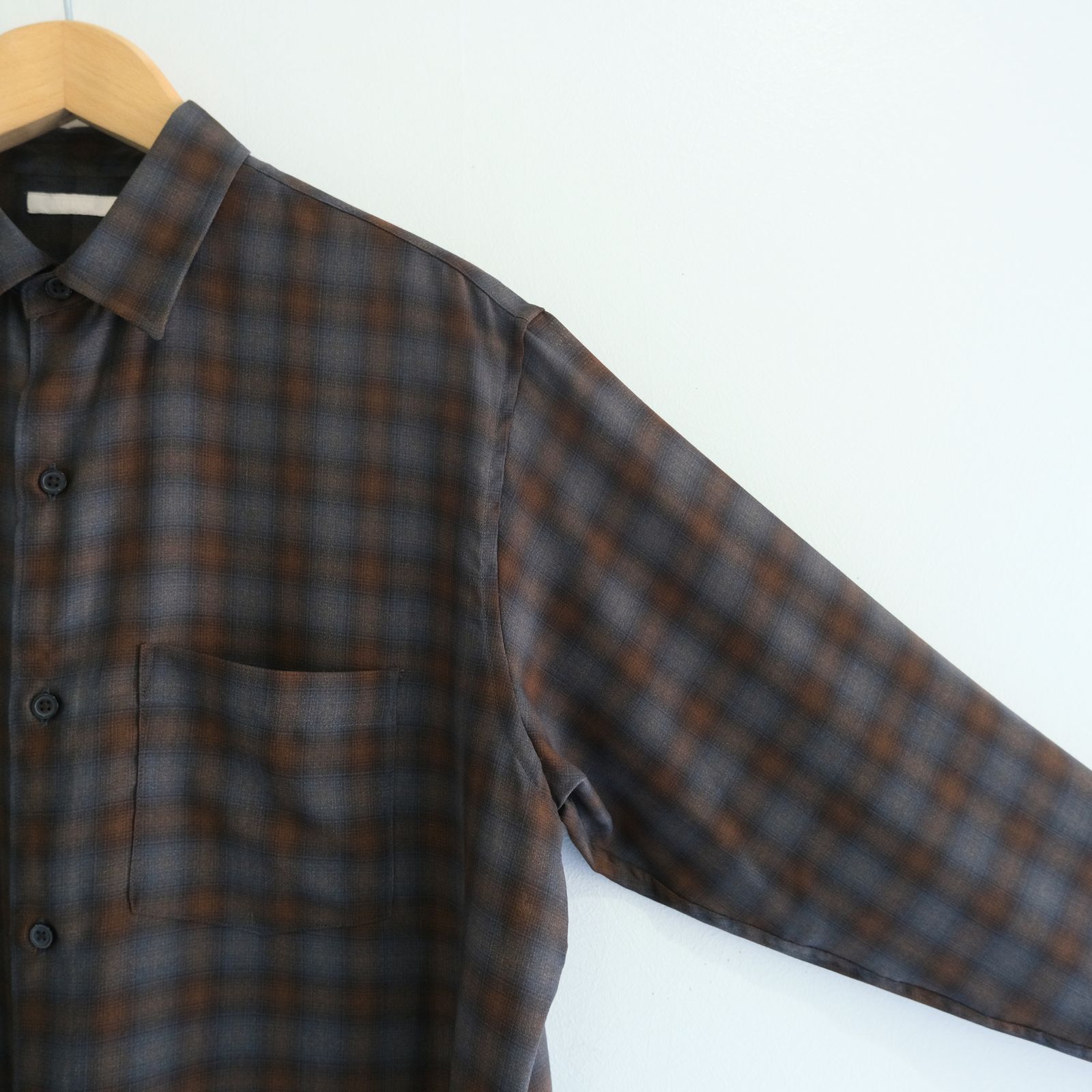 SUPER LIGHT FADED CHECK SHIRT（BLUE / BROWN）