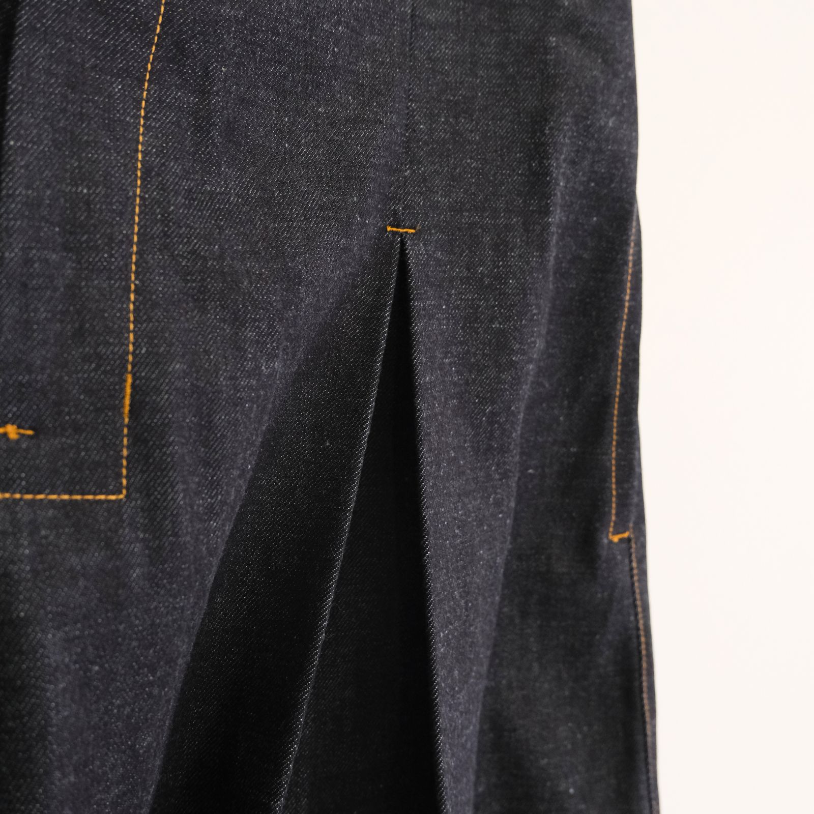 BOX PLEAT TROUSER RAW DENIM/ ボックスプリーツトラウザー / デニム / パンツ / ボトムス / RAW INDIGO