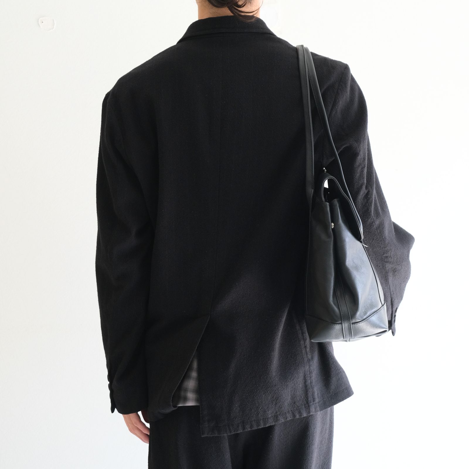ROUND TOTE BAG M SIZE（BLACK）