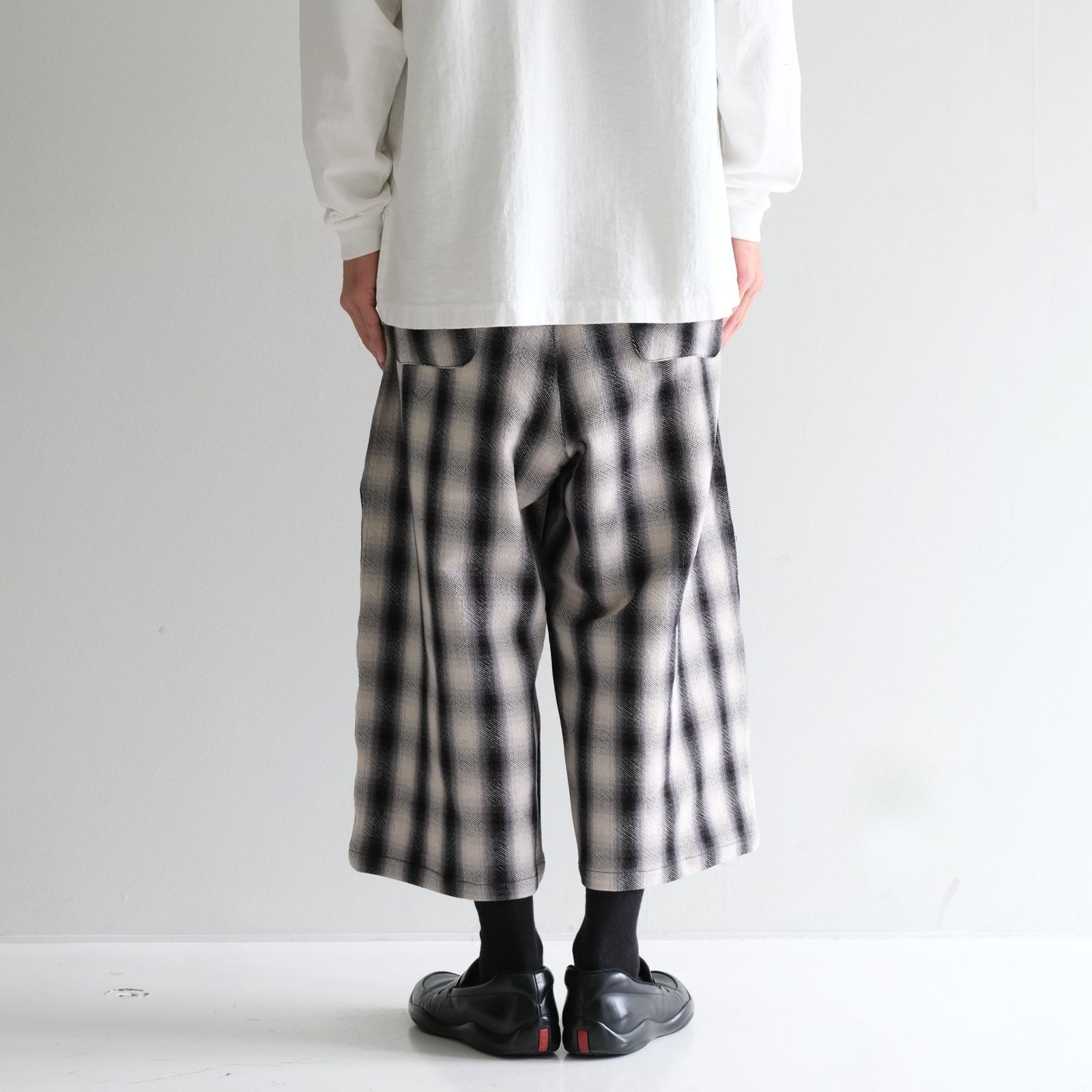 【残り1点】HEAVY FLANNEL CROPPED BAGGY（OFF WHITE×BLACK）