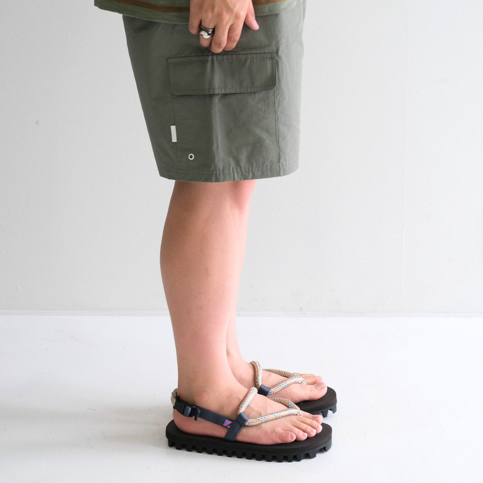 Suicoke x is-ness GUT KAT-2-ISN（BEIGE x GRAY）