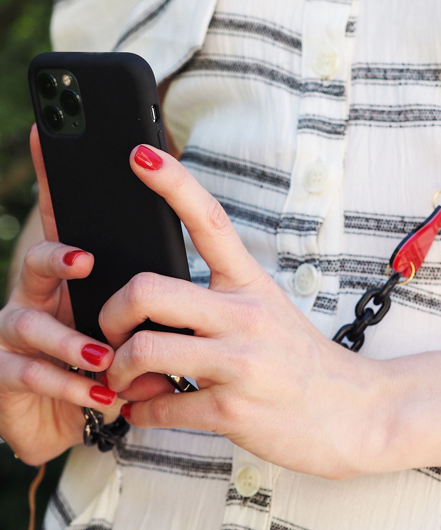 Soft Touch Necklace Case for Apple iPhone 11 - extraordinary Black
