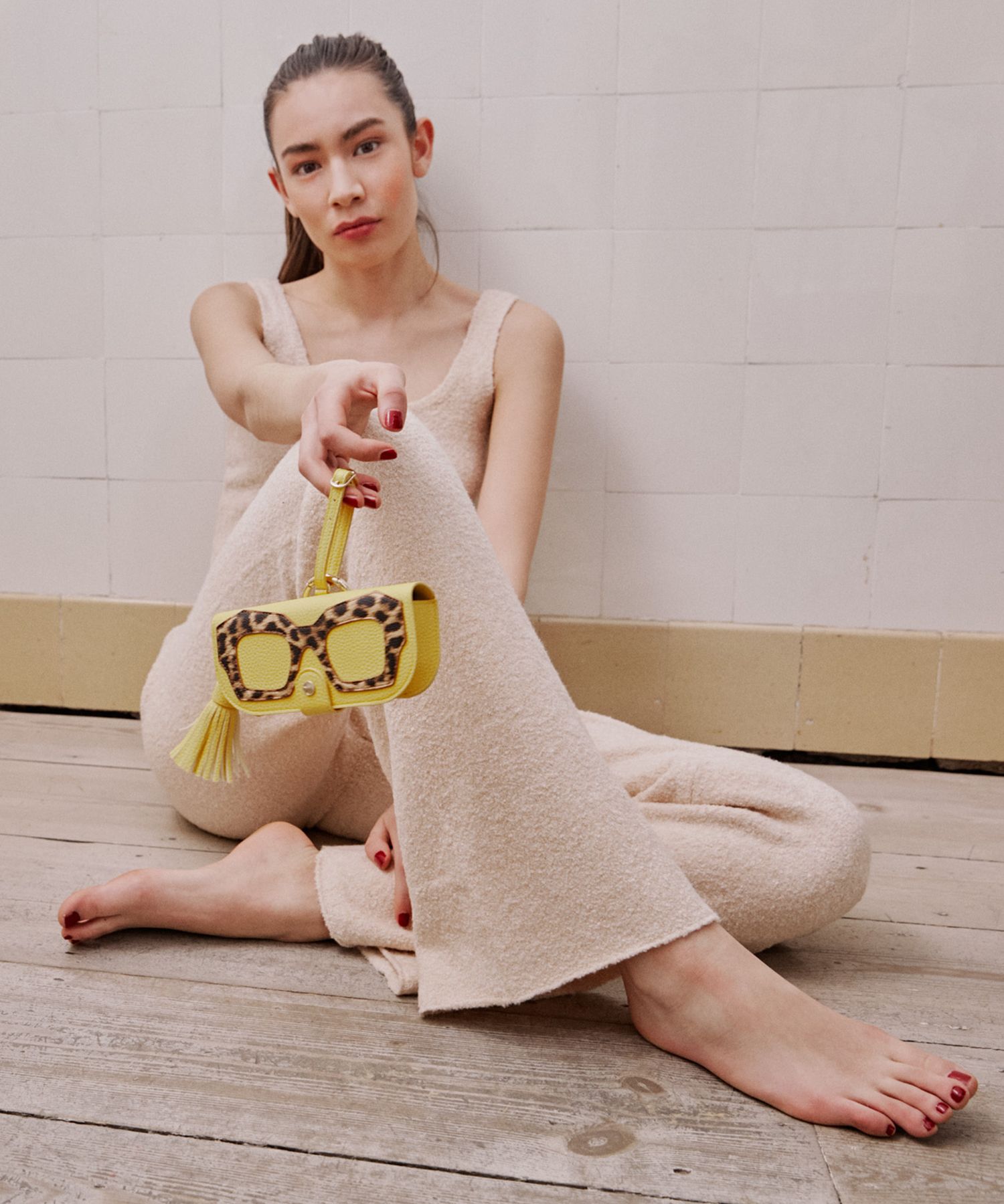 Yellow with Leo Sungalsses