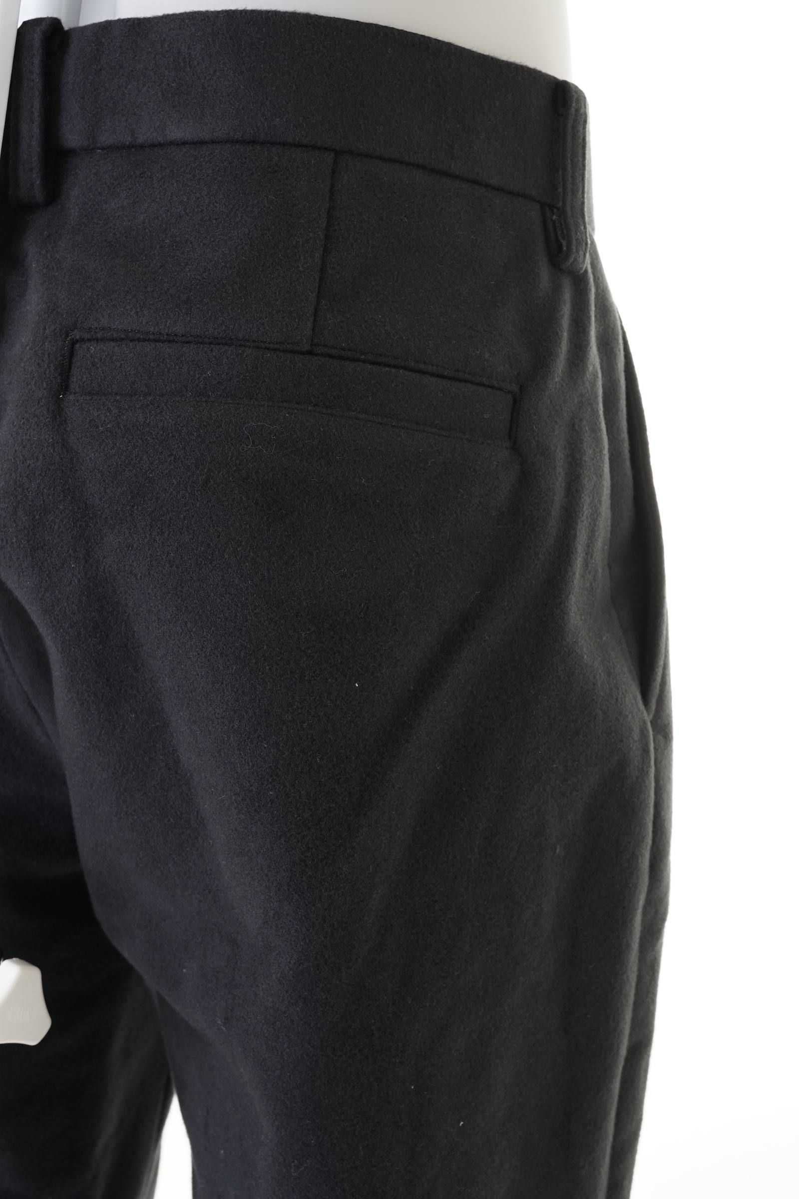 国産再入荷KISHIDAMIKI：Eco leather tuck trousers /黒 パンツ