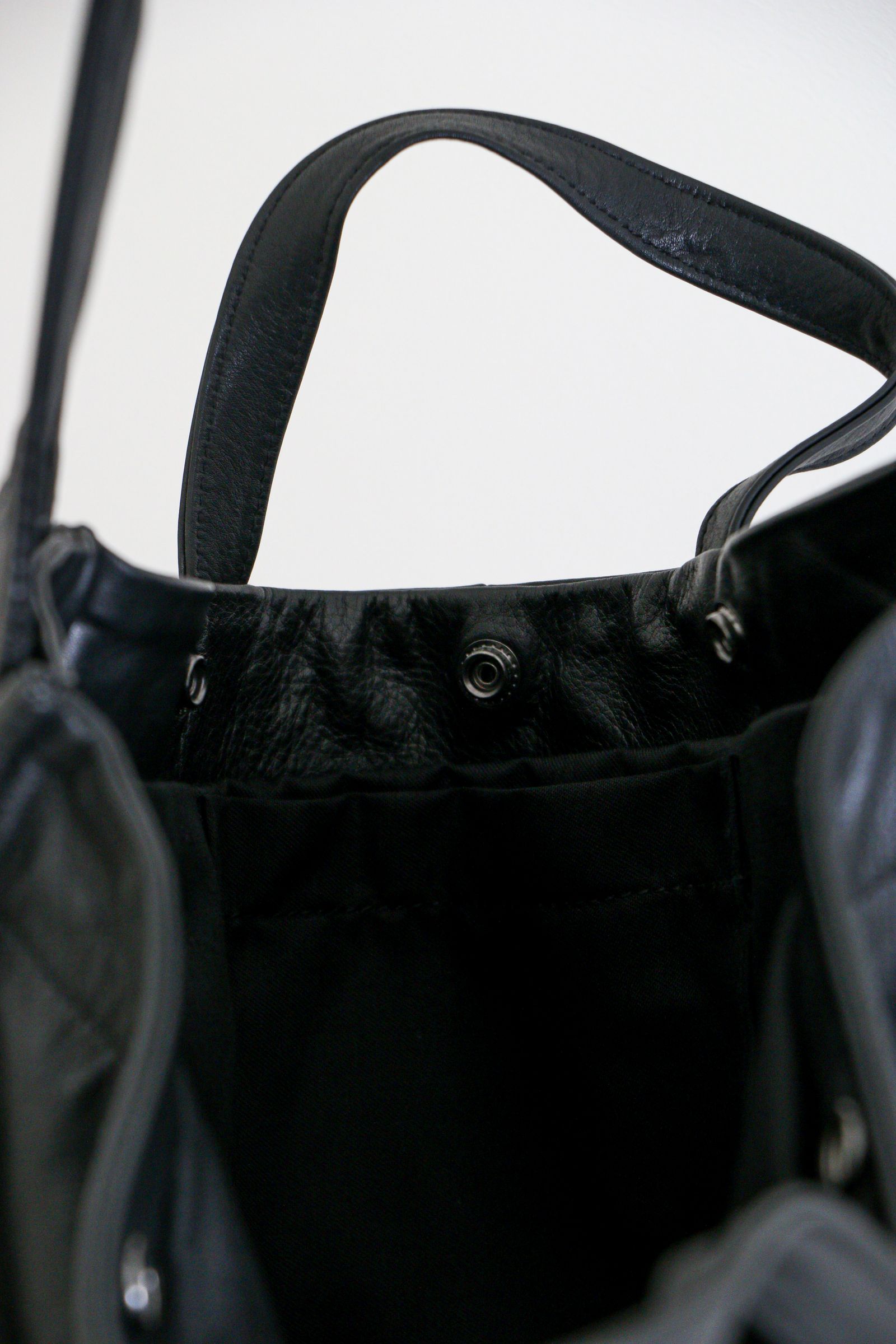 CCU - CCU TOBY WIDE SHOULDER BAG / BLACK / ショルダーバッグ / レザー | koko