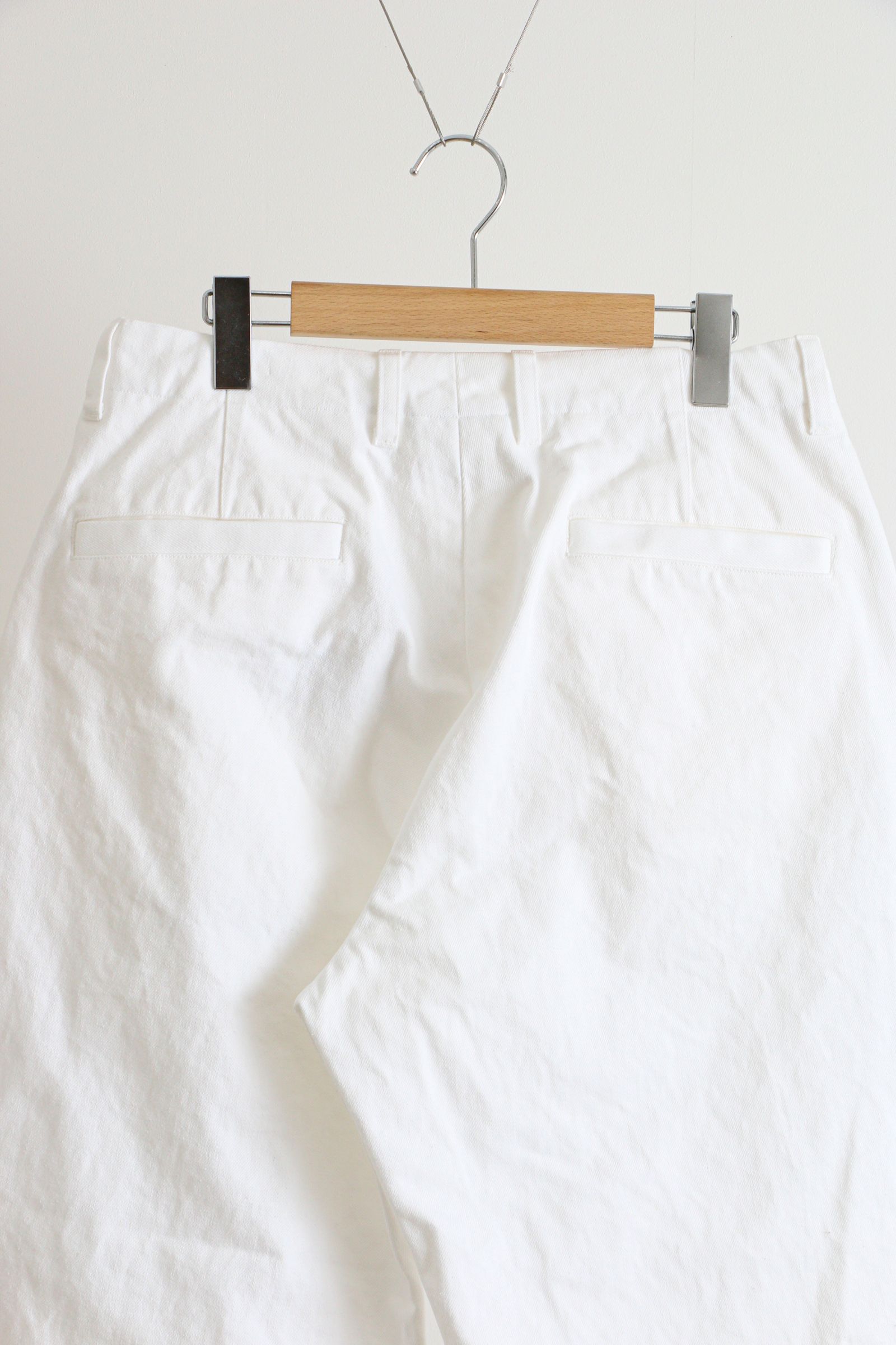 UNIVERSAL PRODUCTS - No Tuck Wide Denim Trousers WHITE | koko