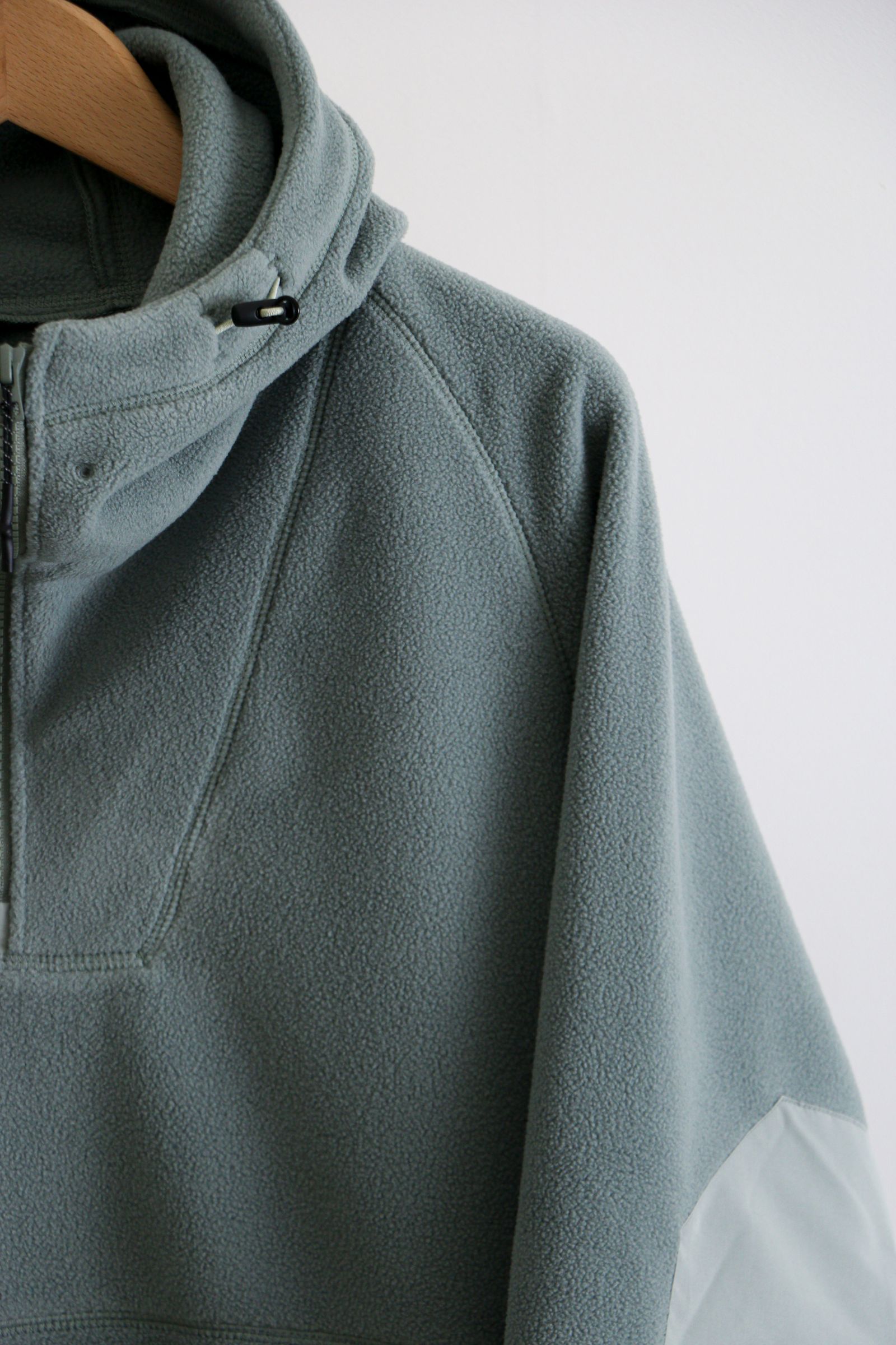 Y(dot) BY NORDISK - BALACKLAVA ANORAK HOODIE PISTACHIO