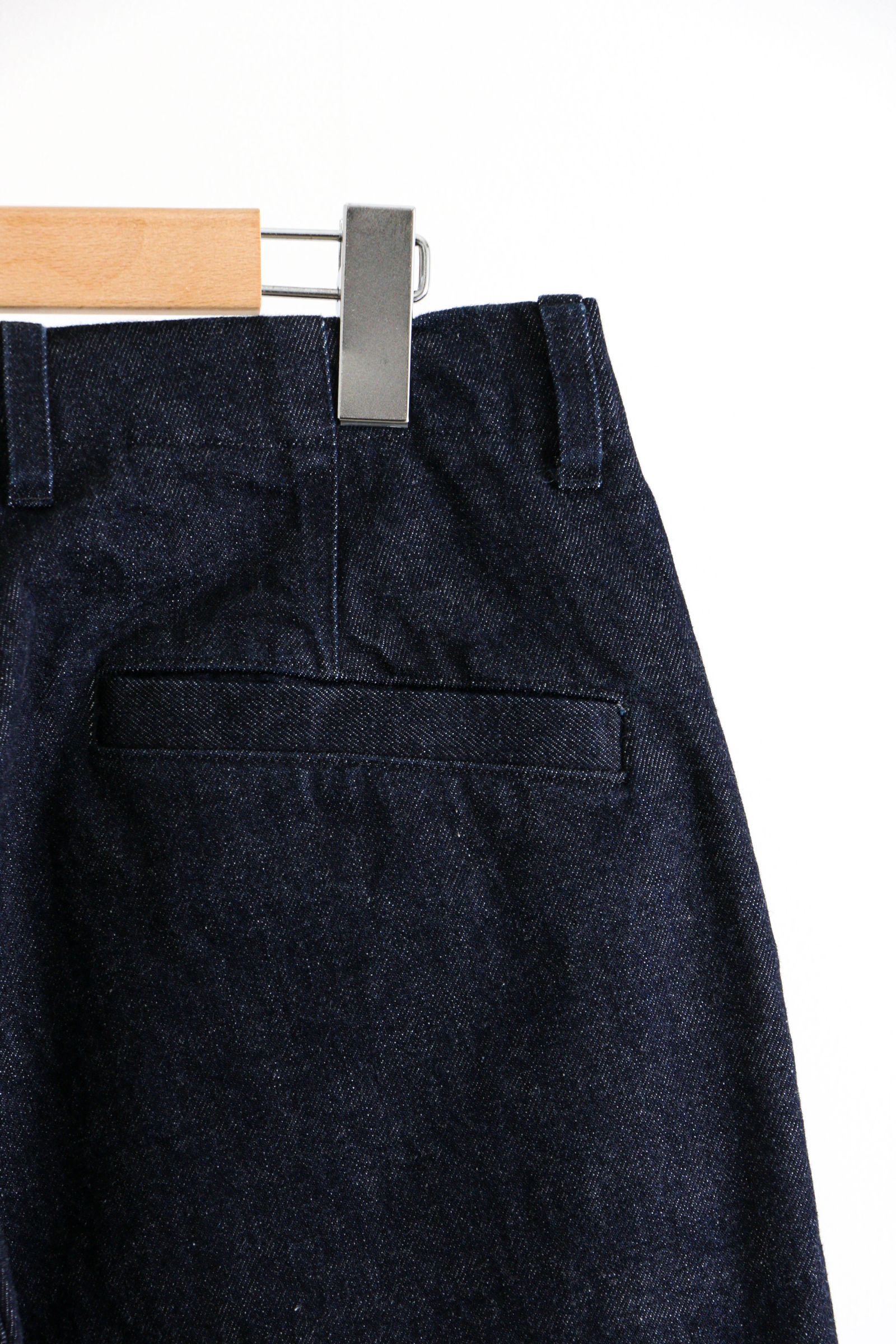 UNIVERSAL PRODUCTS - No Tuck Wide Denim Trousers INDIGO | koko