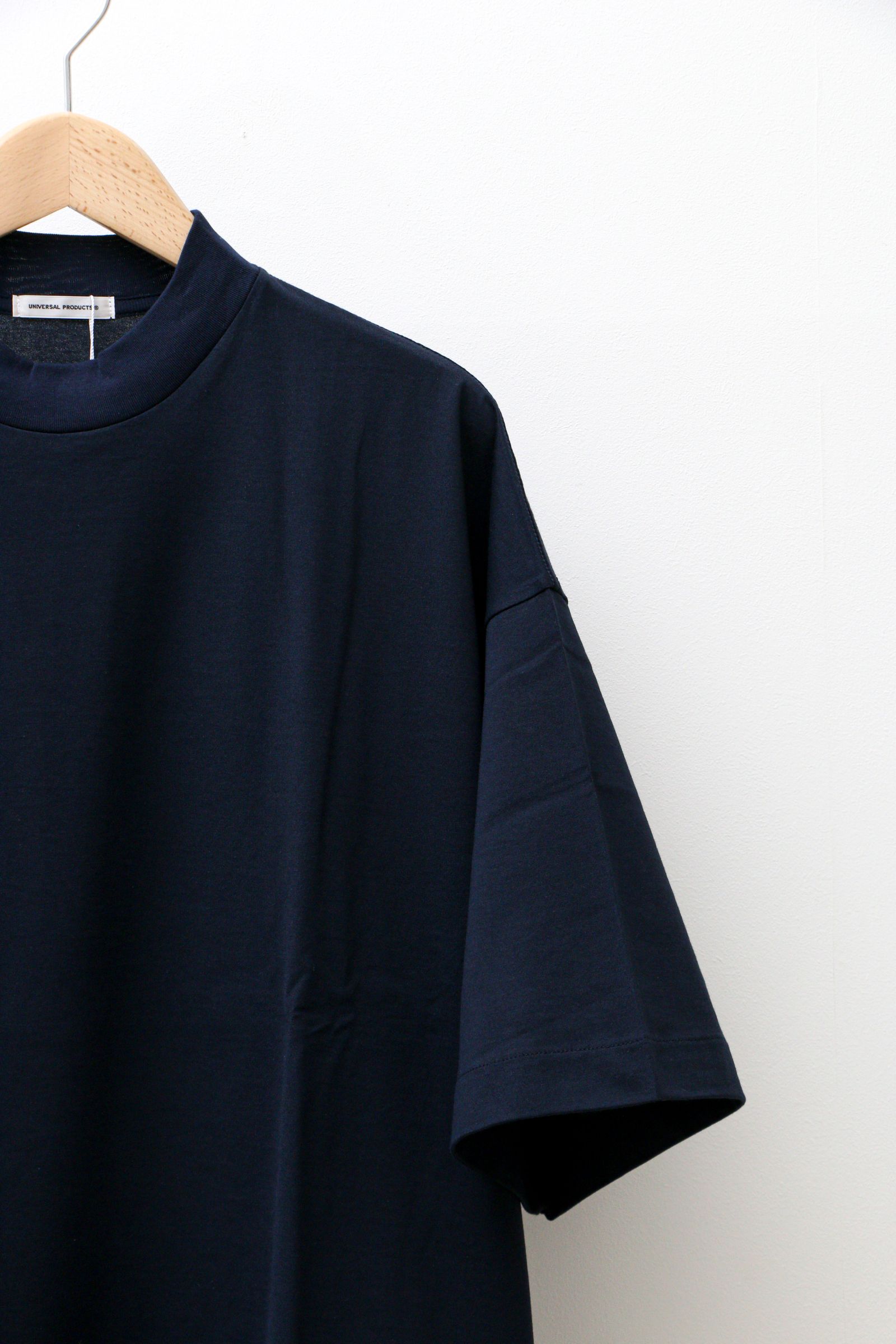 UNIVERSAL PRODUCTS - S/S MOCK NECK T-SHIRT NAVY | koko