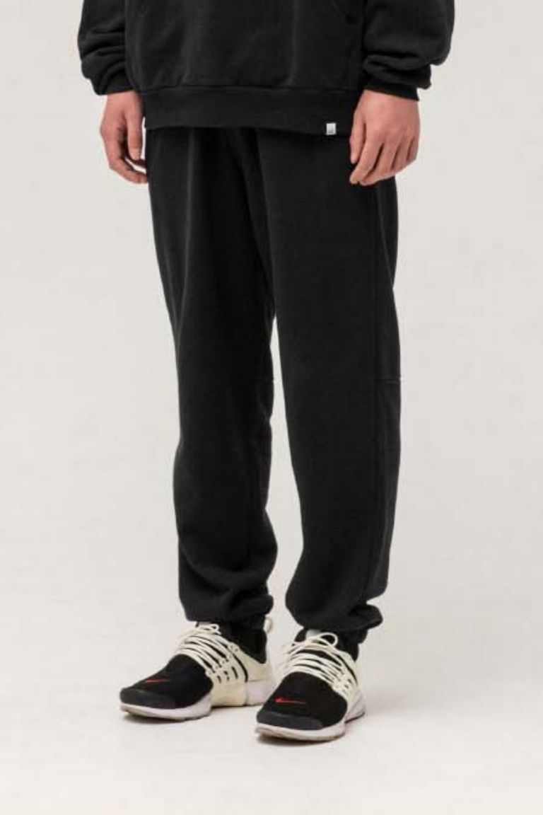MAGIC STICK - THE CORE Ideal Regular fit Sweat Pants Black | koko 
