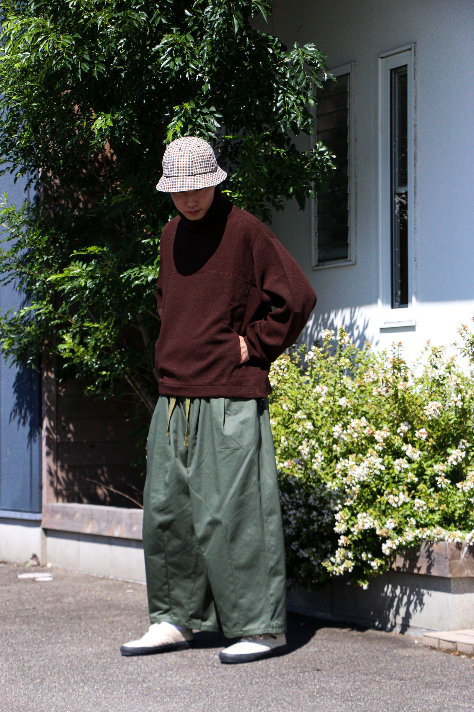 is-ness - is-ness BALLOON EZ PANTS KHAKI | koko is-ness - is-ness BALLOON EZ PANTS KHAKI | koko