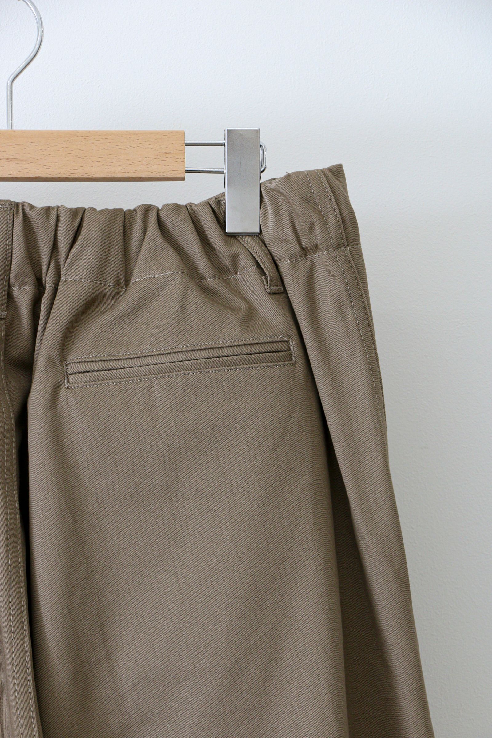 is-ness - is-ness BALLOON EZ PANTS KHAKI | koko