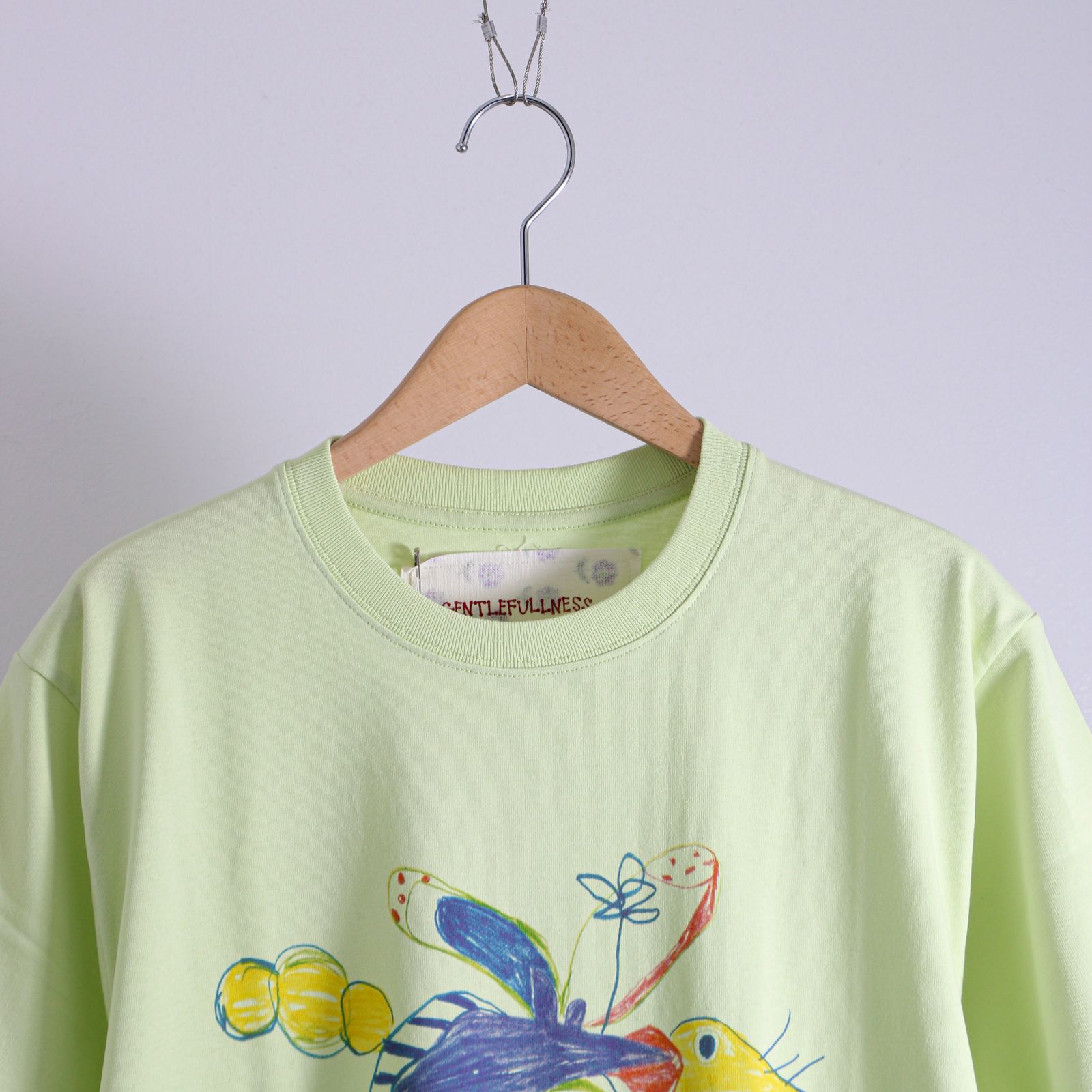 GENTLE FULLNESS - Recycled Cotton SS Tee PISTACHIO DRAGONFLY 
