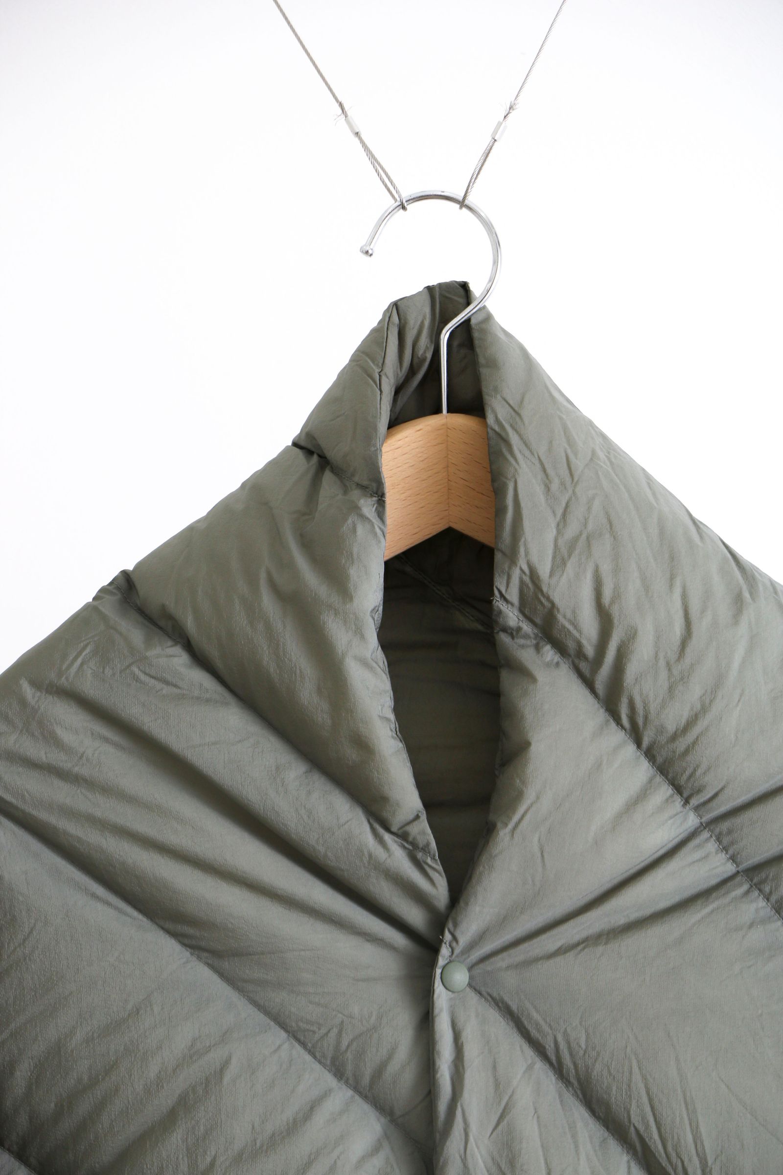 Y(dot) BY NORDISK - LIGHT DOWN HALF BLANKET Olive | koko