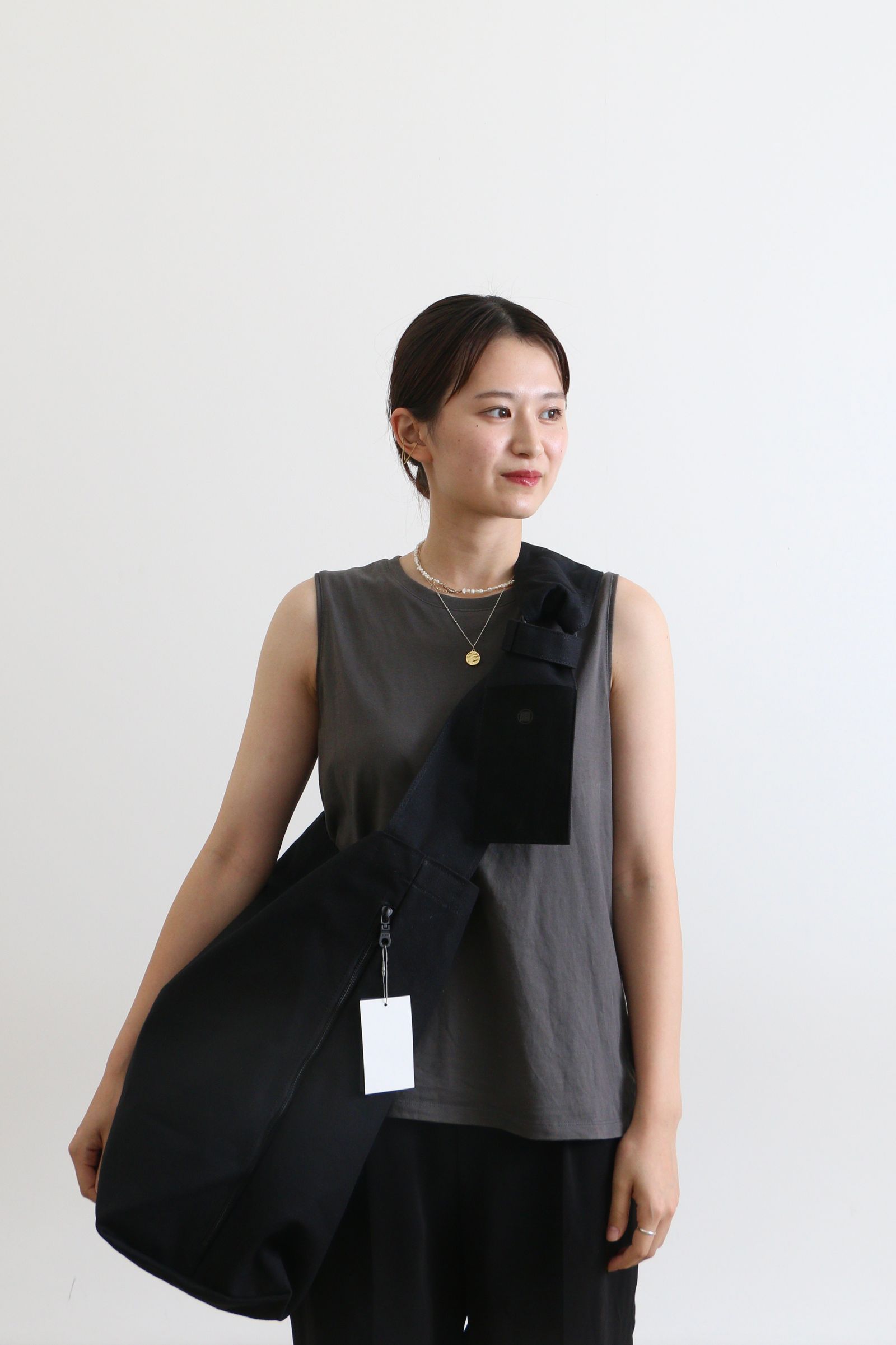 yorozu - 【 定番人気商品 】JP/帆布 タスキショルダー1番 / CANVAS sash shoulder No.1 / Black /  ショルダーバッグ / ブラック | koko