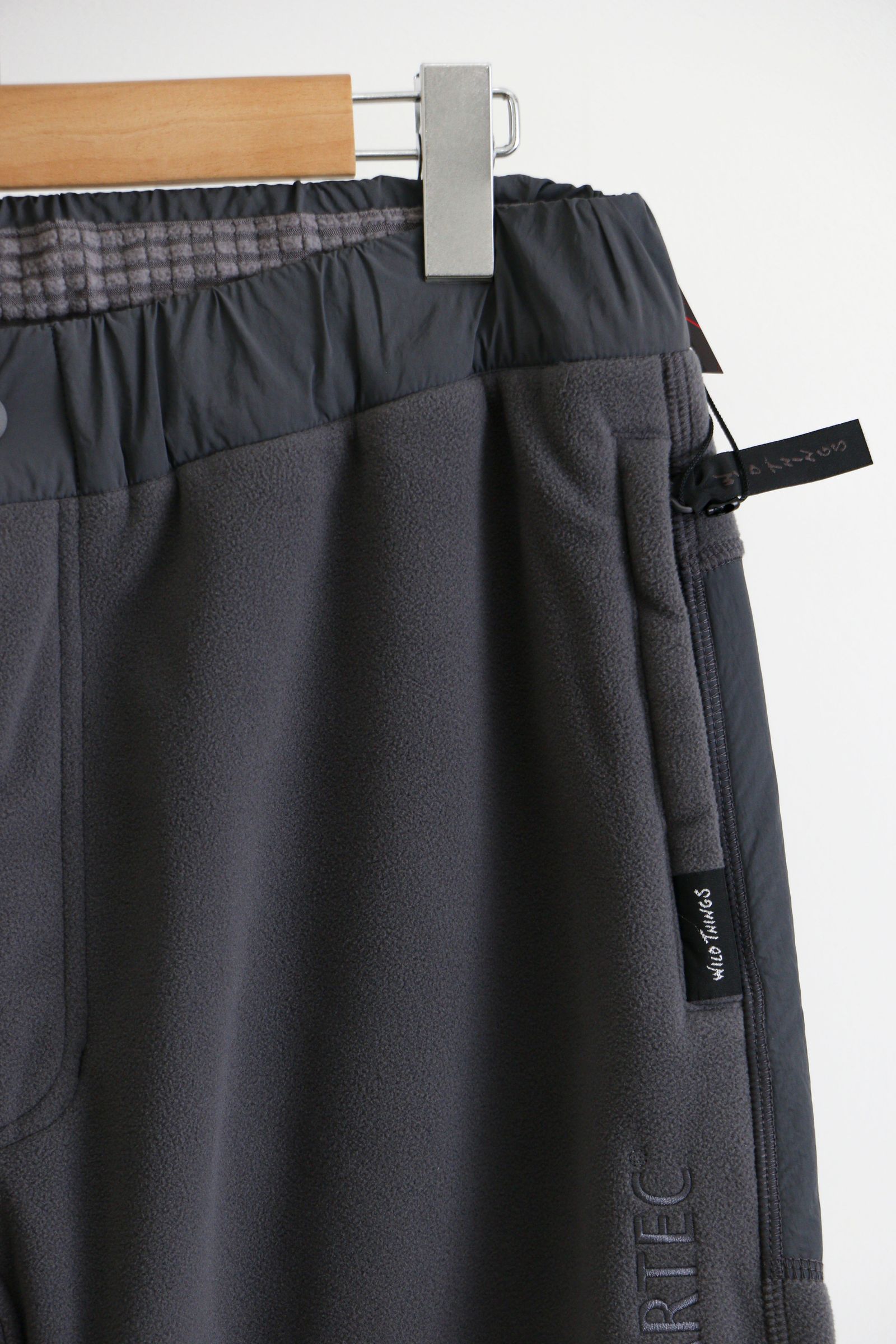 WILD THINGS - POLARTEC Wind Pro COMFY PANTS / GREY / ポーラテック