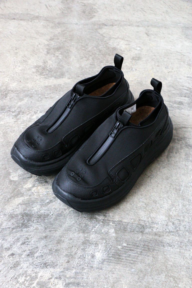PSEUDOS - PSEUDOS × SUVSOLE NOTCH SNEAKER Black | koko