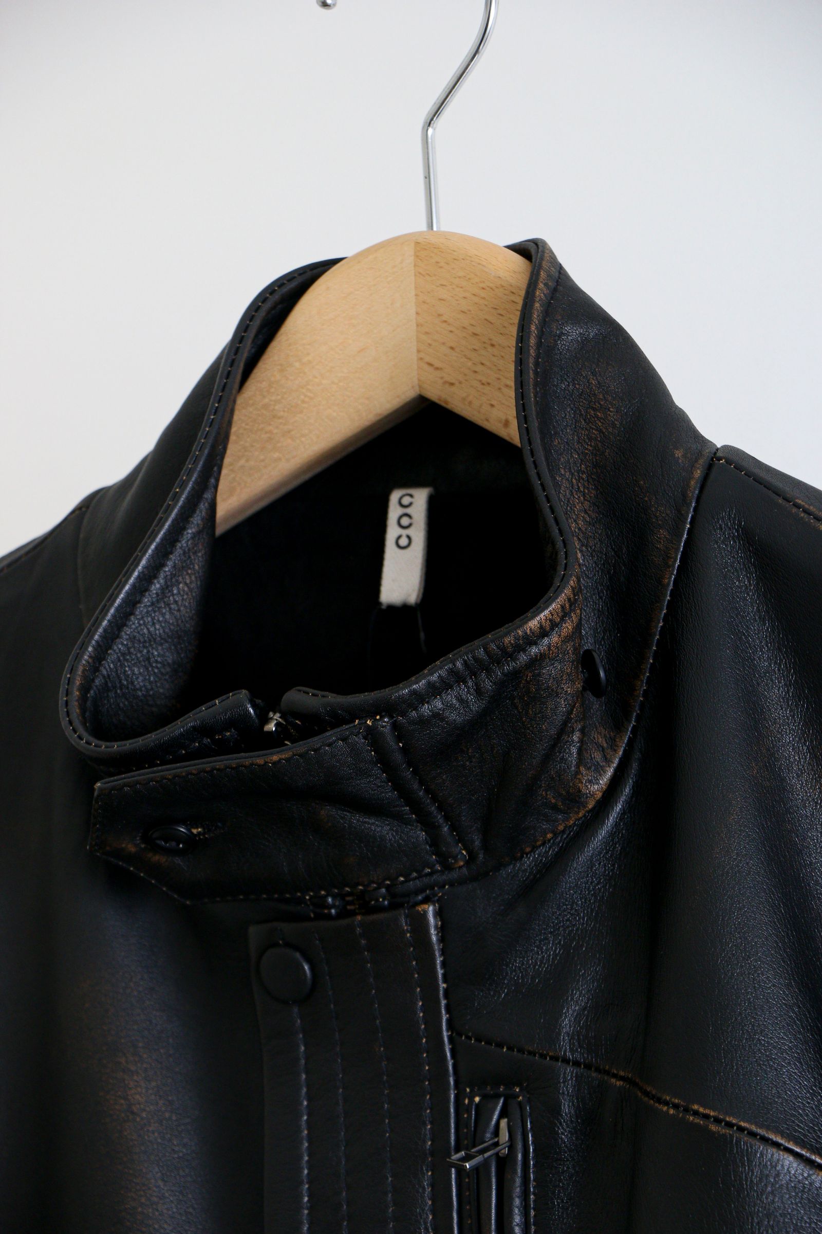 CCU” “MORGAN ”BOMBER JACKET COW SKIN BLACK” | Lapel online store