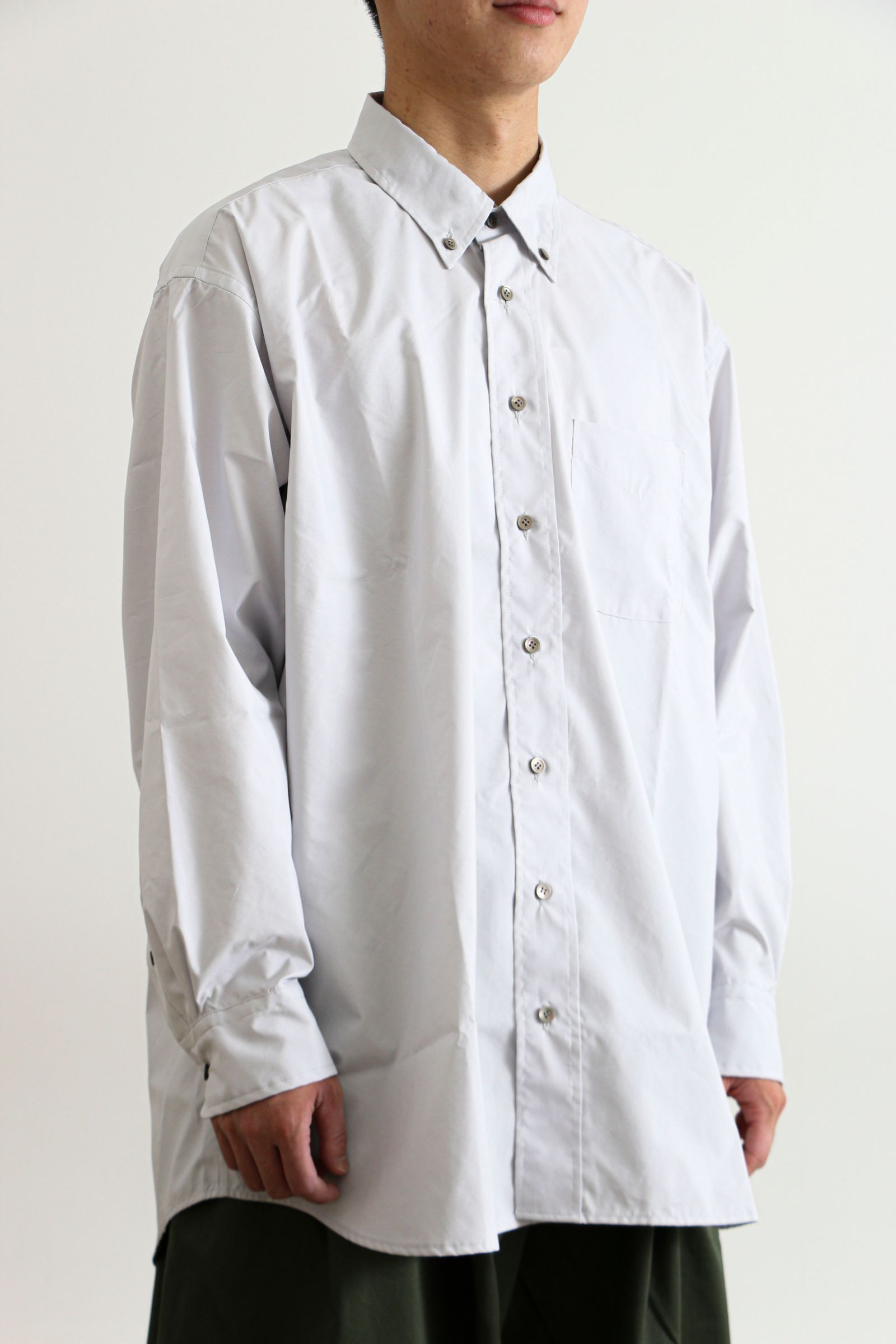 is-ness BUTTON DOWN LONG SLEEVE SHIRT LIGHT GRAY