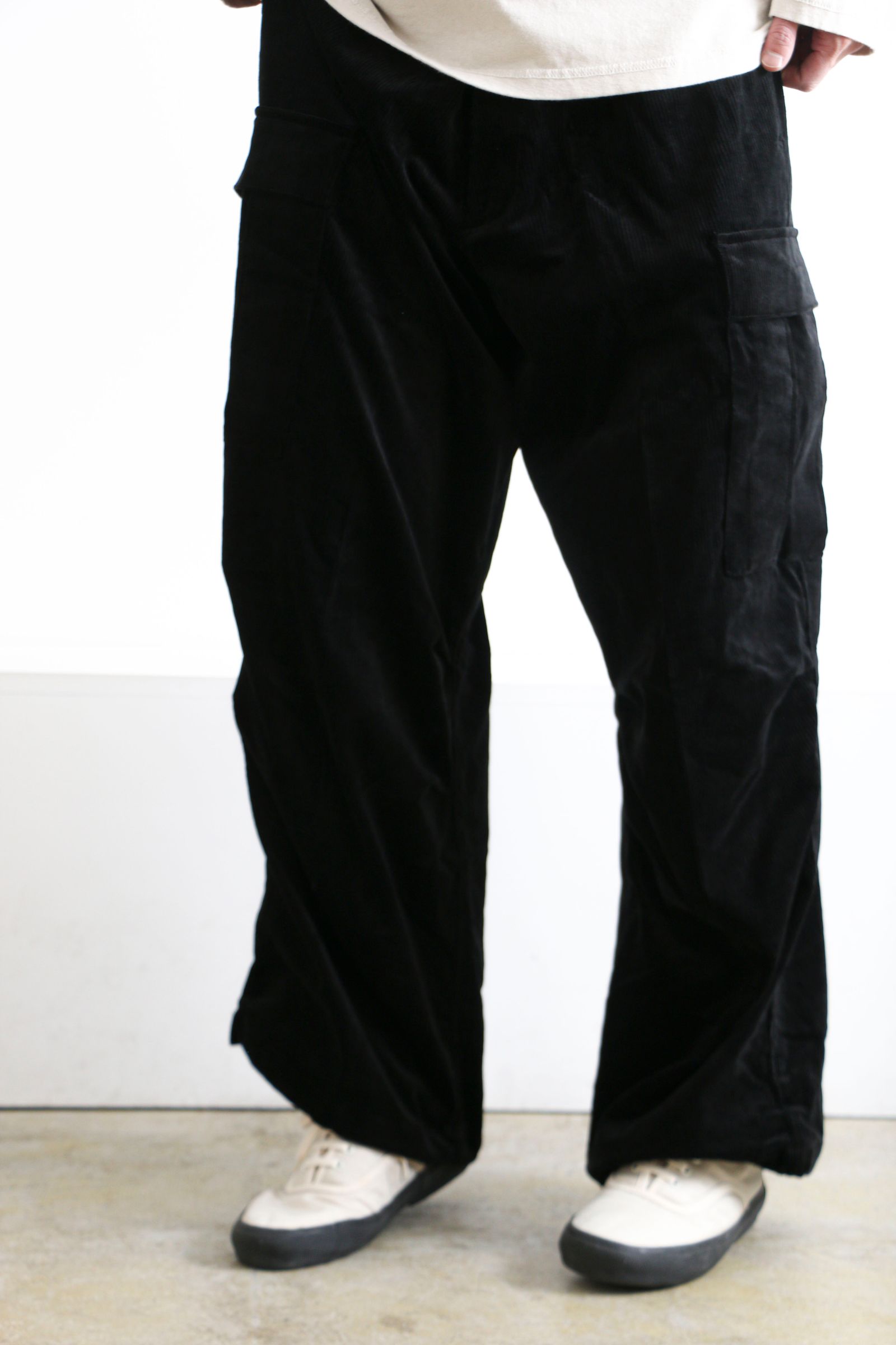 is-ness - is-ness CORDUROY WIDE 6PK PANTS BLACK | koko