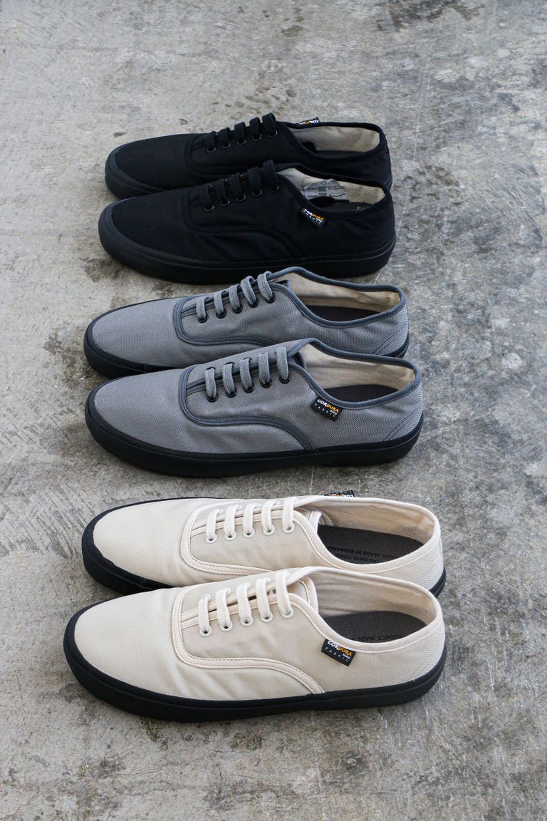 REPRODUCTION OF FOUND - US NAVY MILITARY TRAINER NATURL / BLACK 