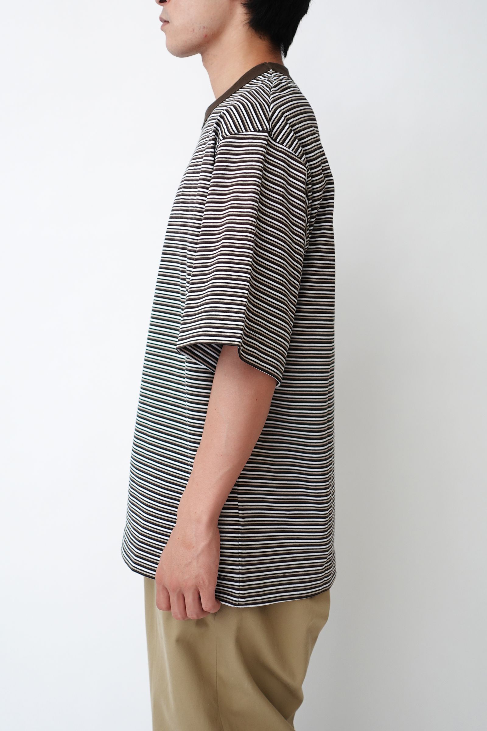 UNIVERSAL PRODUCTS - MULTI BORDER S/S T-SHIRT BROWN | koko